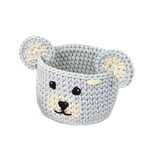 Ručně háčkovaný úložný košík do dětského pokoje