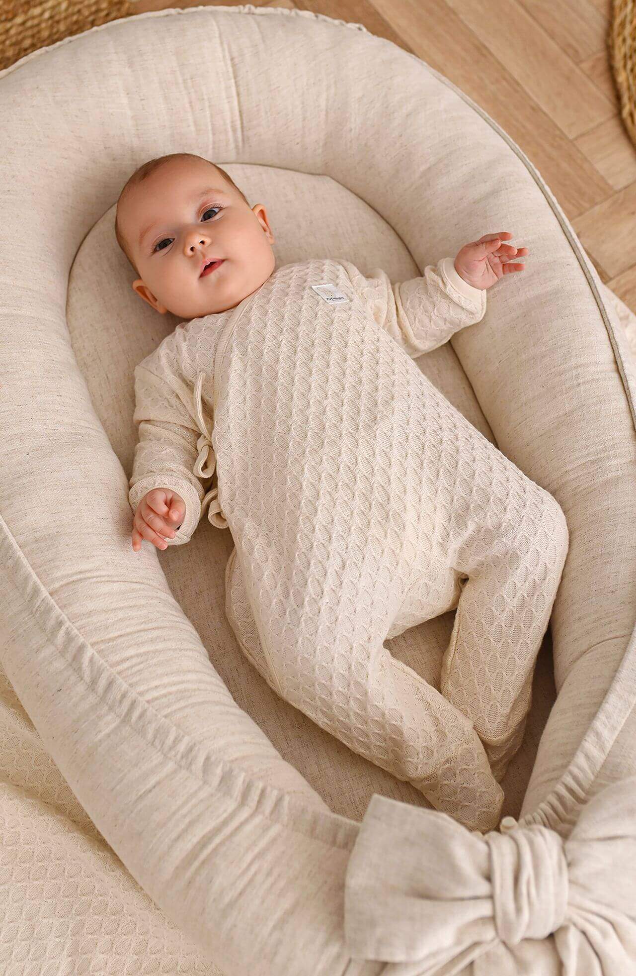 Zavinovací overal pro miminka – přírodní (0–12 měsíců) se vzorem