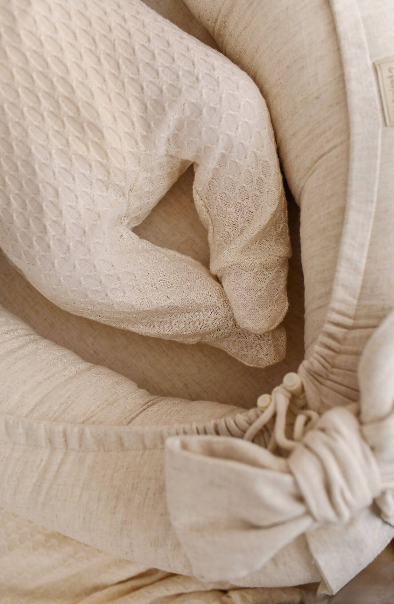 Zavinovací overal pro miminka – přírodní (0–12 měsíců) se vzorem