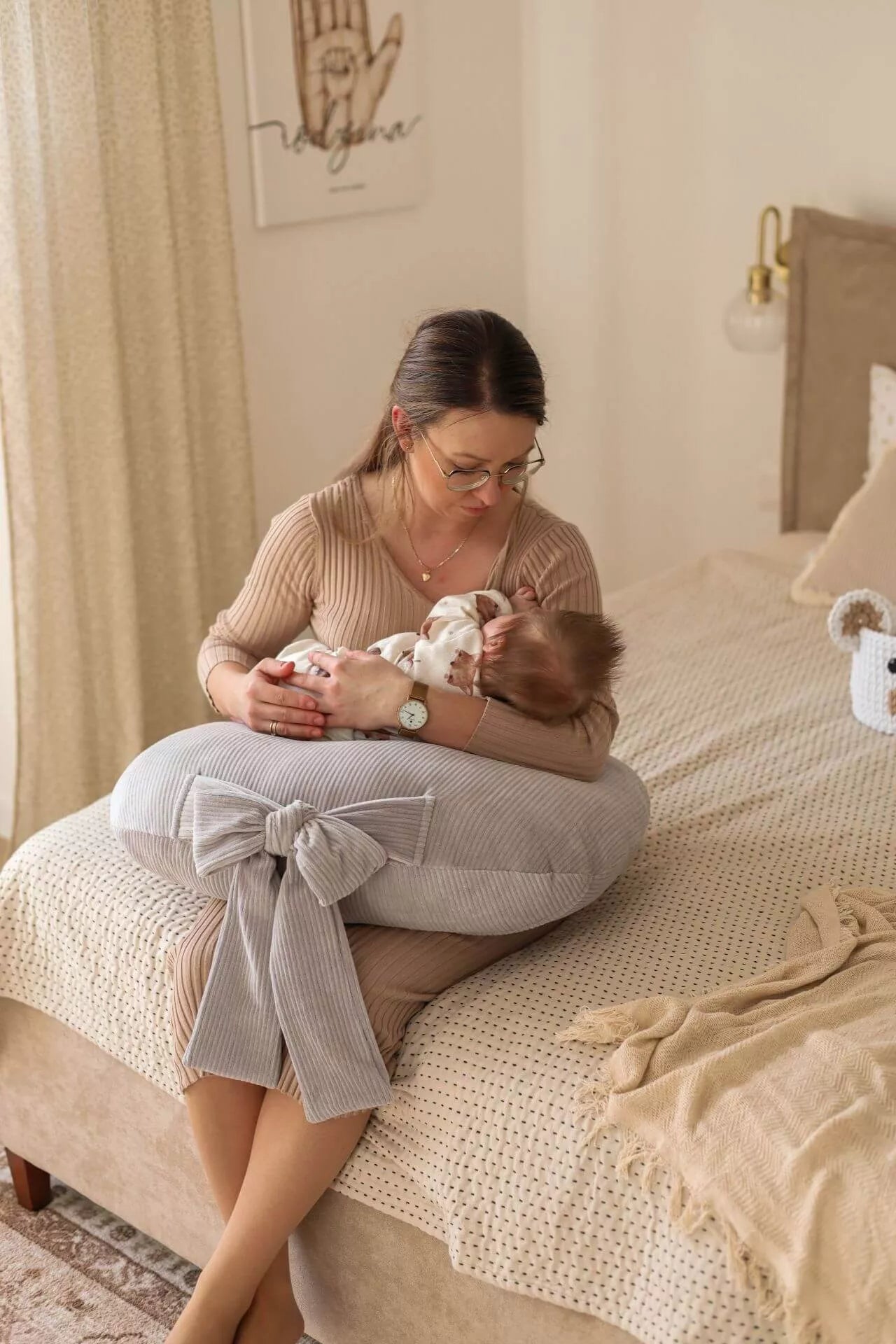 Kojící polštář z manšestrového sametu – Šedý