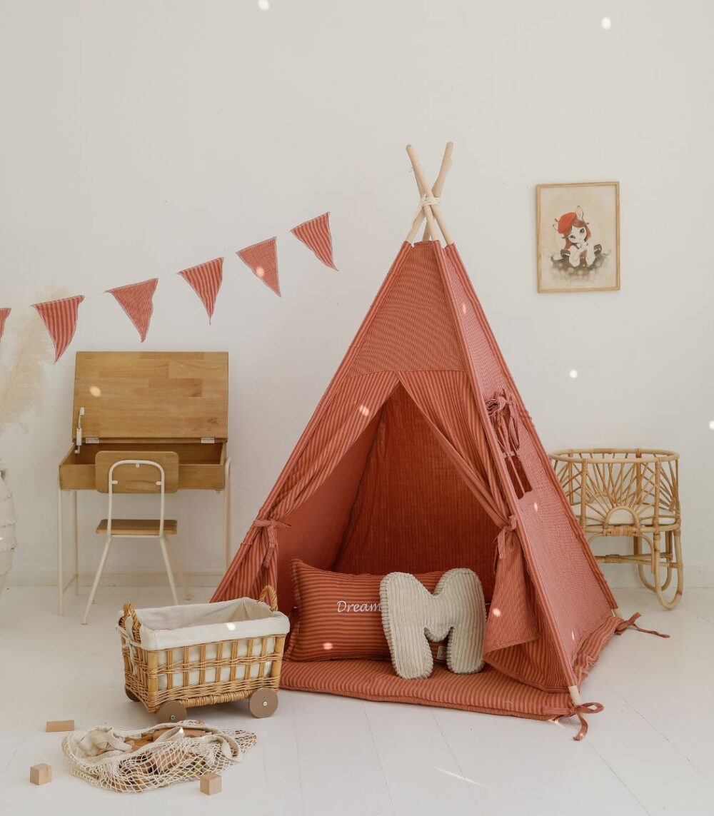 Dětský teepee stan s hrací podložkou Dalia Stripes – vyrobeno na zakázku
