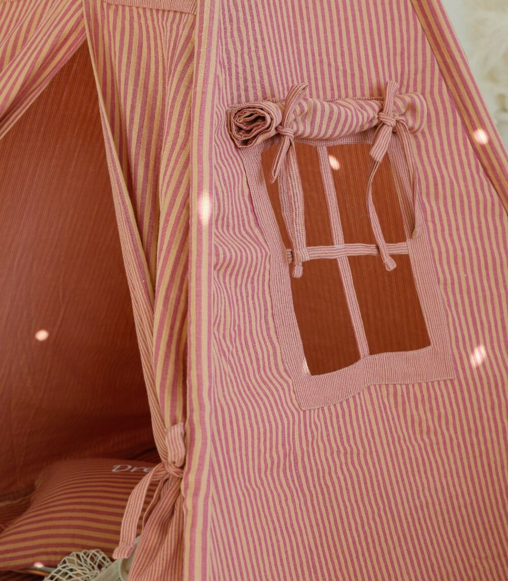 Dětský teepee stan s hrací podložkou Dalia Stripes – vyrobeno na zakázku