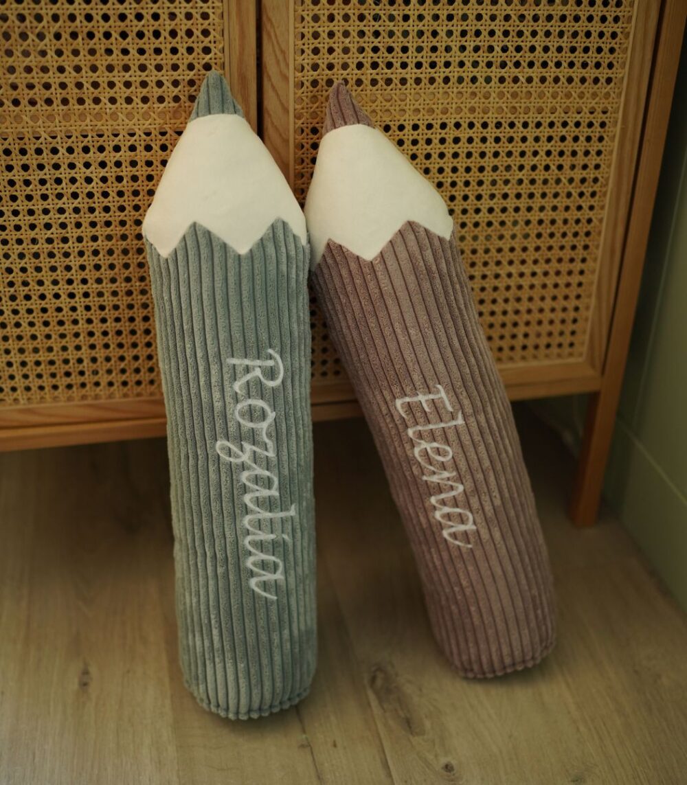 Personalizovaný polštář Pastelka se jménem | 6 barev