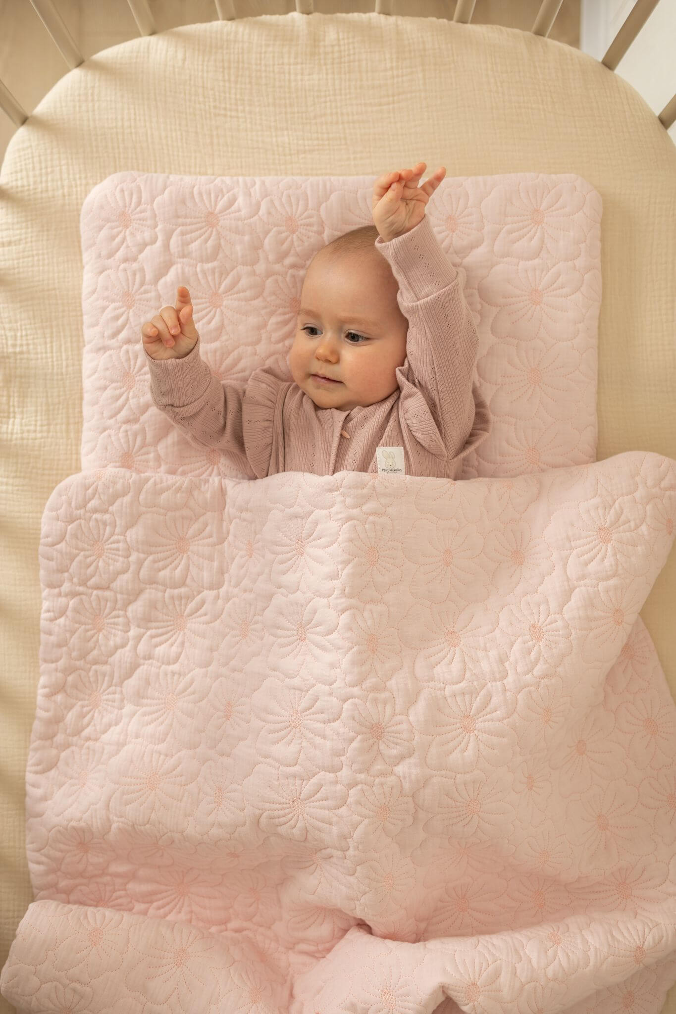 Mušelínová ložní souprava s výplní pro miminka (přikrývka + polštář) – Prošívané kytičky