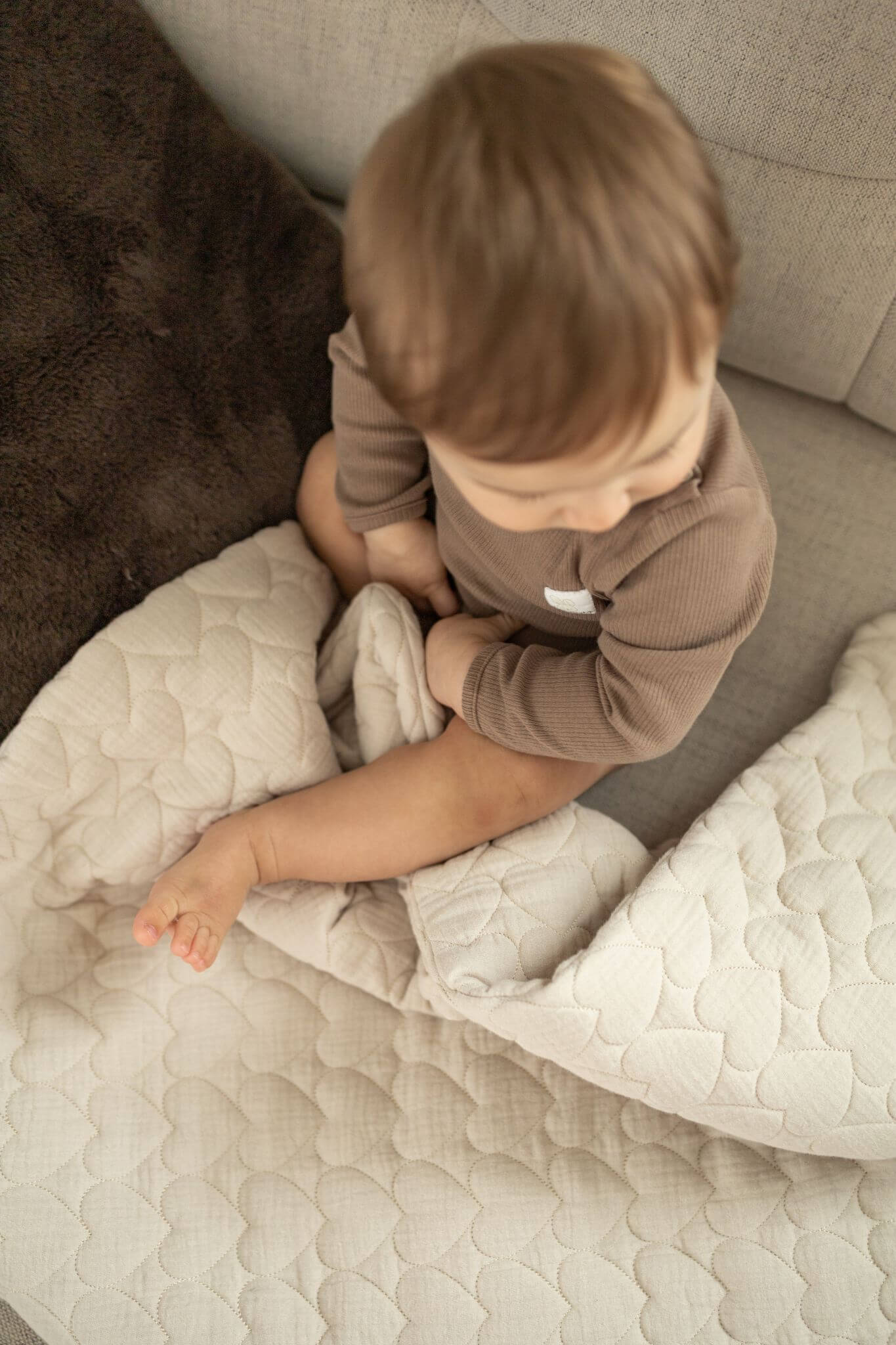 Mušelínová ložní souprava s výplní pro miminka (přikrývka + polštář) – Prošívaná srdíčka