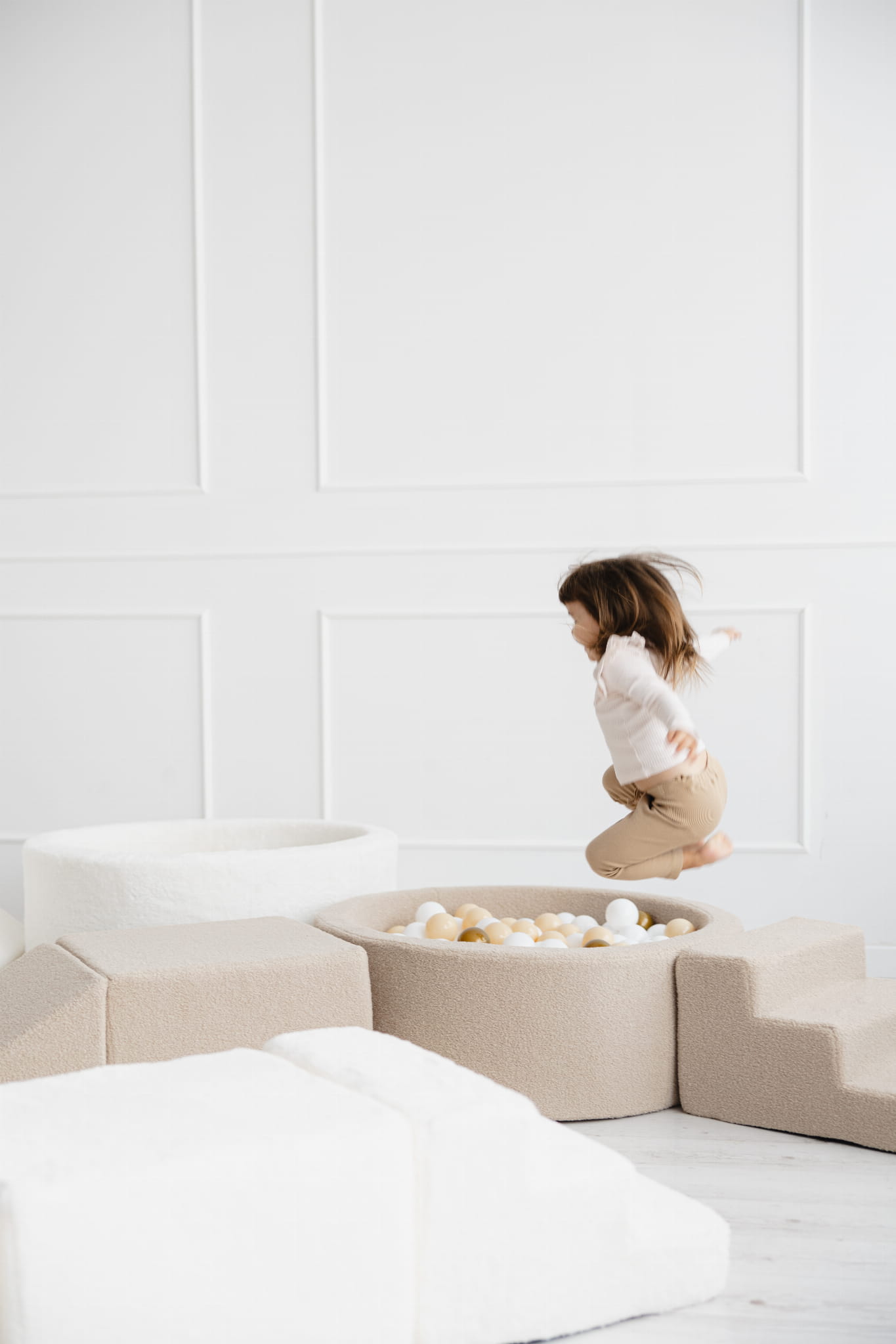 Prémiový suchý bazének s míčky Bouclé – Bílý (200/250 míčků)