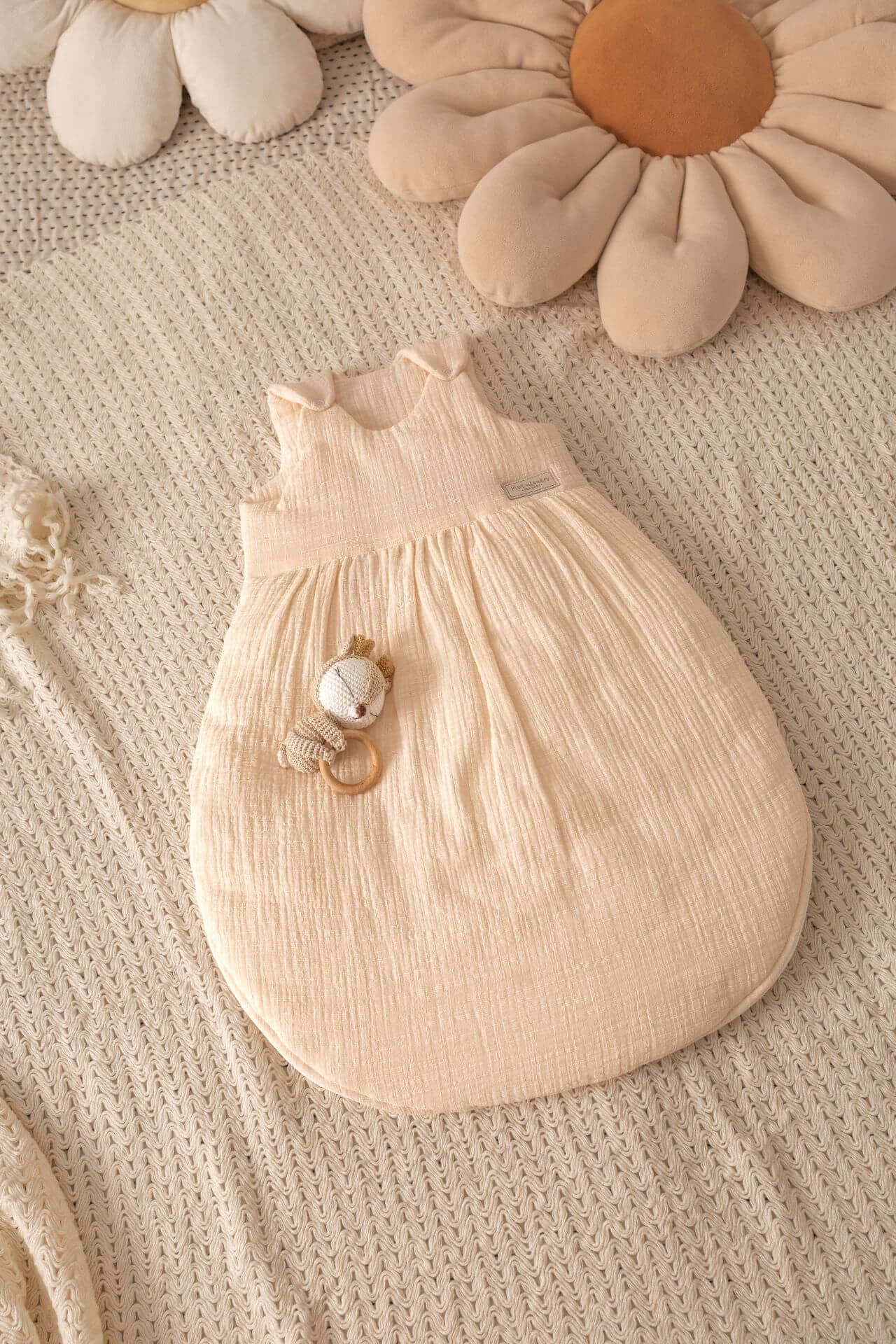 Spací pytel pro miminka z mušelínu LinenLook – 1,5 TOG Vanilka (0–6 m)