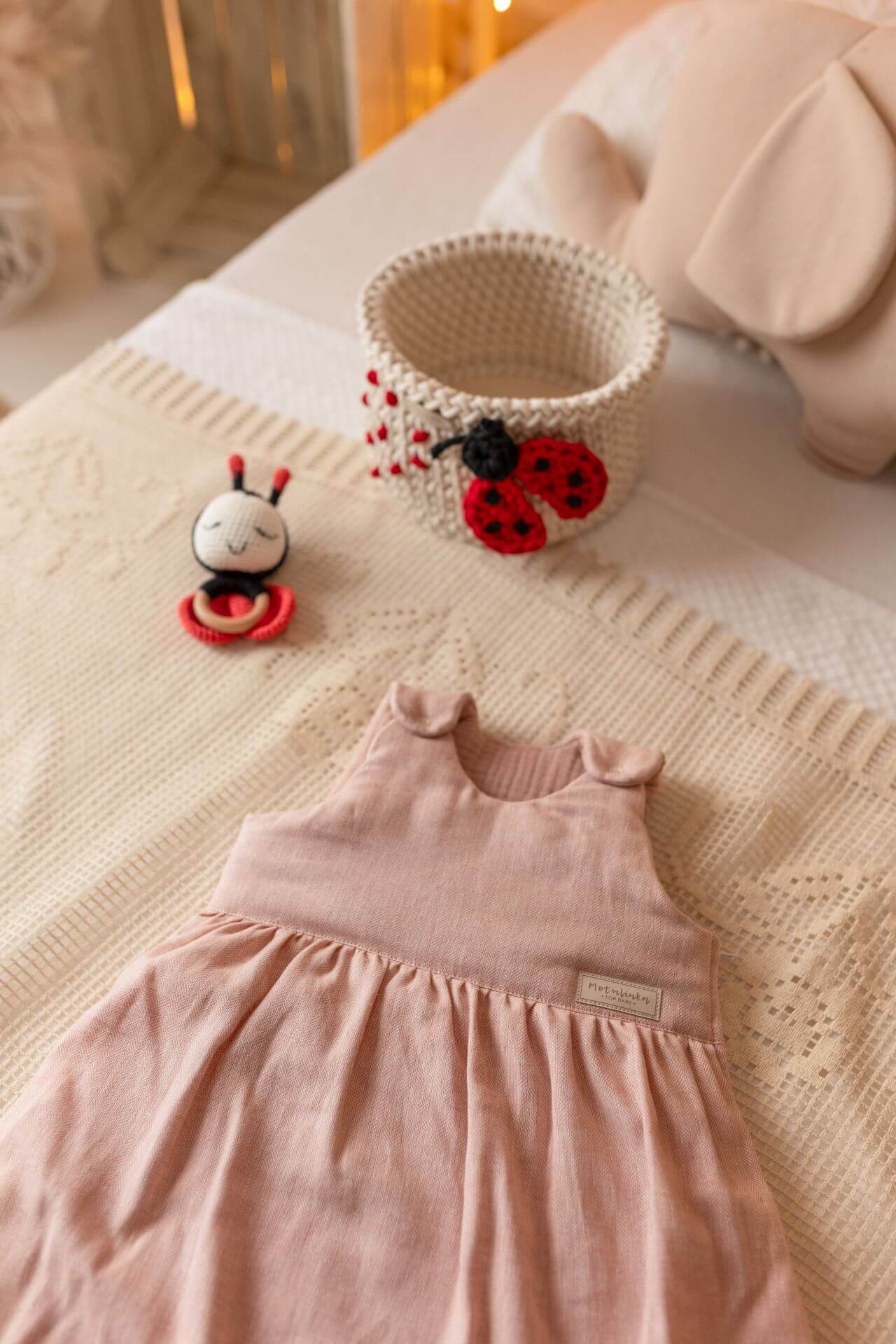 Ručně šitý spací pytel pro miminka – Herringbone (len & mušelín) - 1,5 TOG (0-6 měsíců)