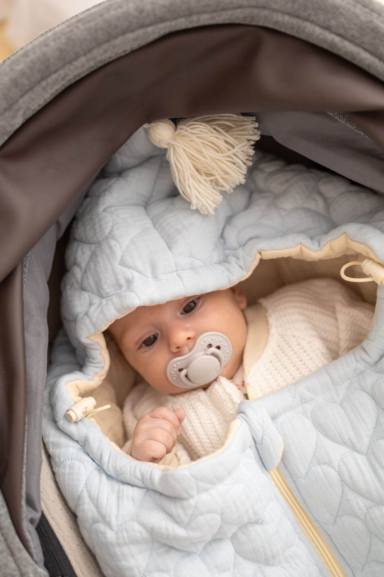 Mušelínový spací pytel do korbičky a autosedačky – Prošívaná srdíčka