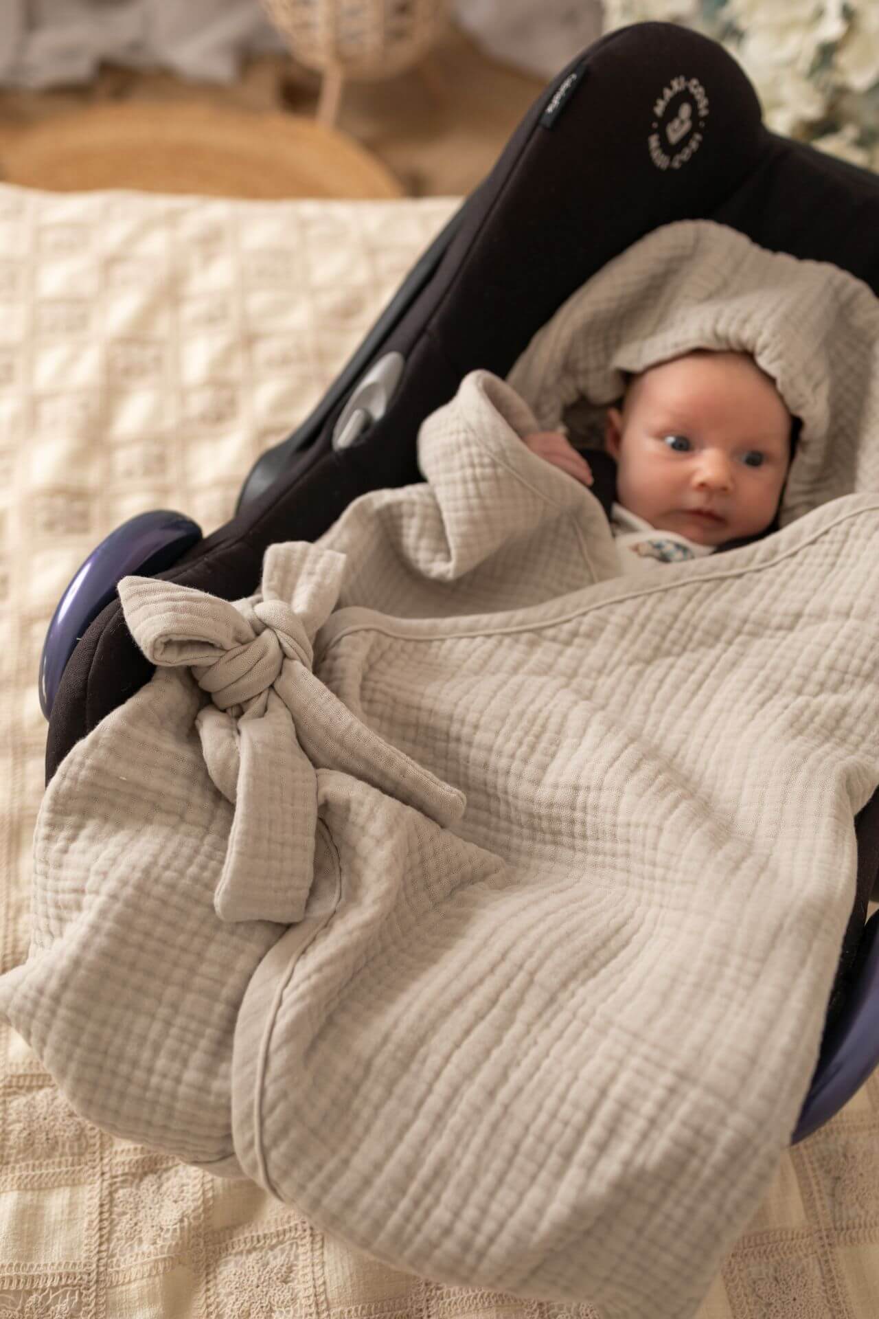 Letní zavinovací deka do autosedačky – 4vrstvá mušelínová bavlna (5 barev)