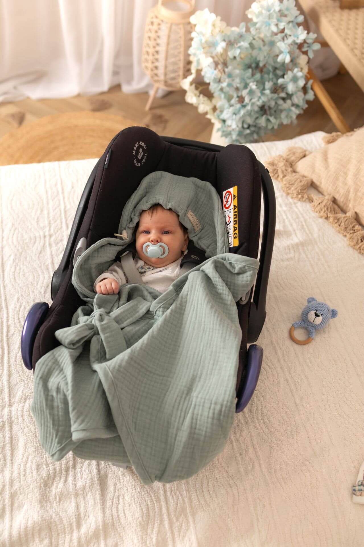 Letní zavinovací deka do autosedačky – 4vrstvá mušelínová bavlna (5 barev)