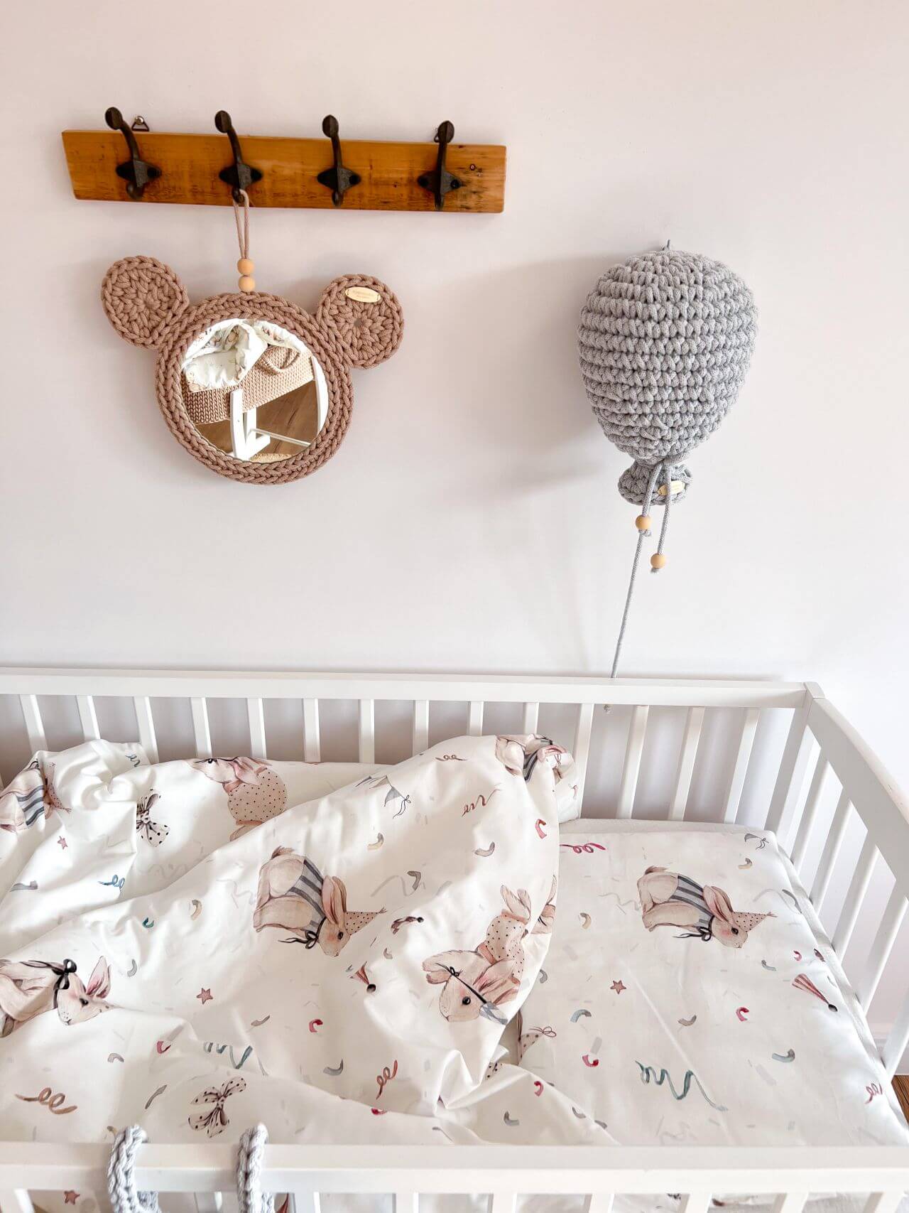 Ručně vyráběný dekorativní balónek do dětského pokoje