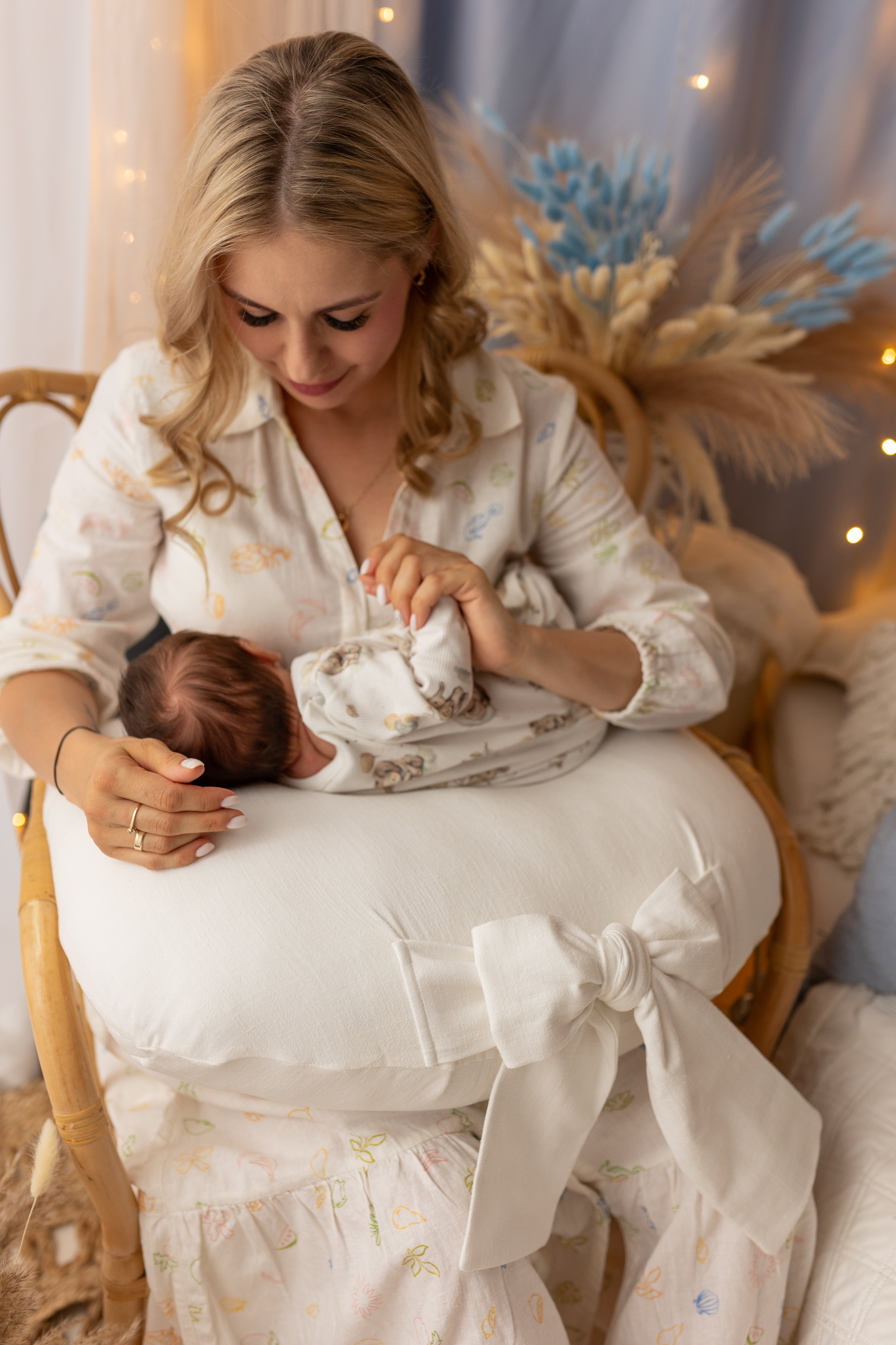 Měkký lněný kojící polštář s mašlí (5 barev)