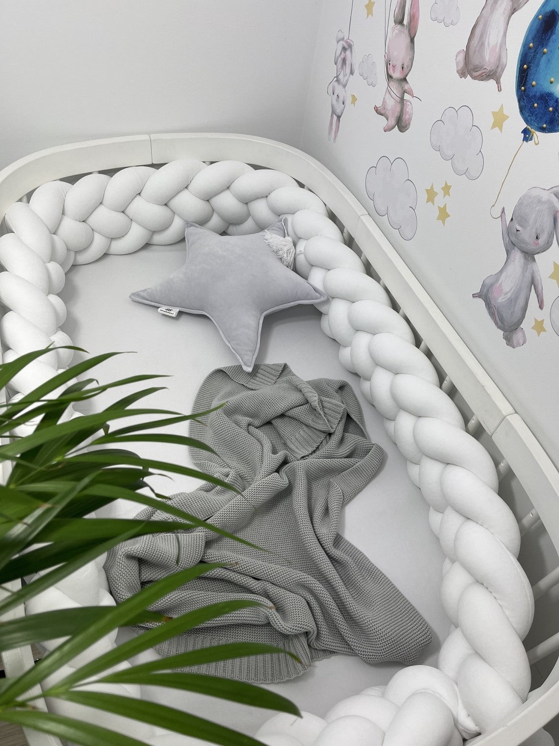 Mantinel do postýlky – Pletený cop 4-pramenný - Bílý (120-400 cm)