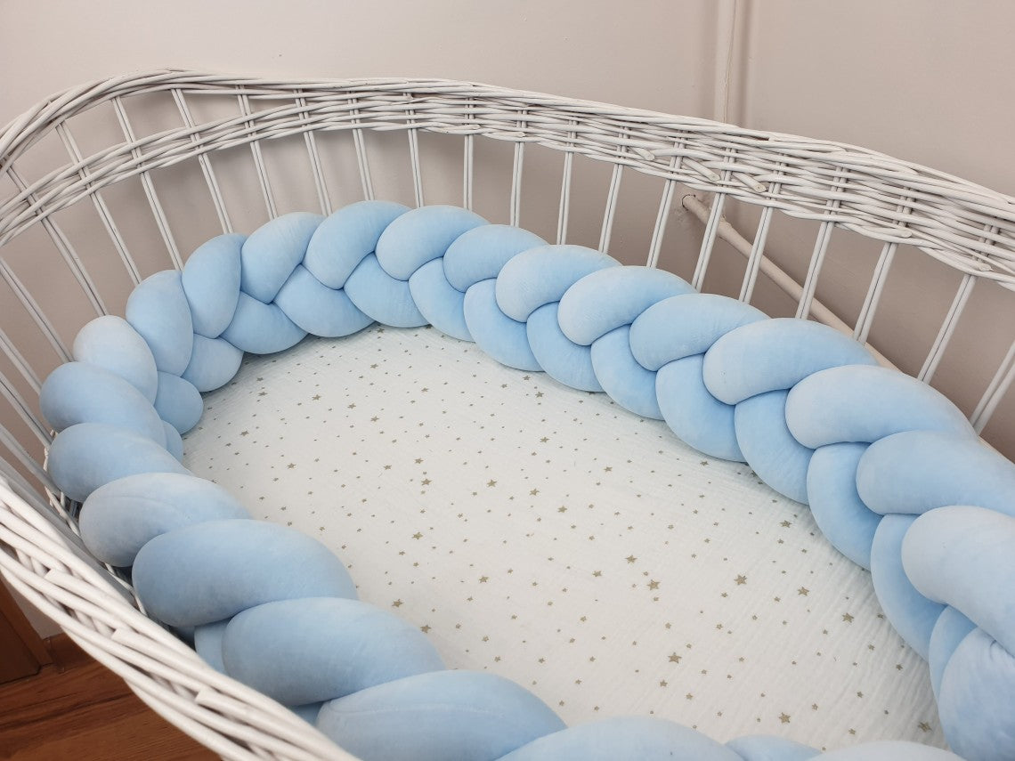 Ochranný mantinel do postýlky - Pletený cop - Světle modrý (120-400 cm)