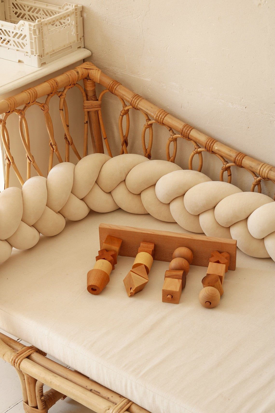 Ochranný mantinel do postýlky - Pletený cop - Krémový (120-400 cm)