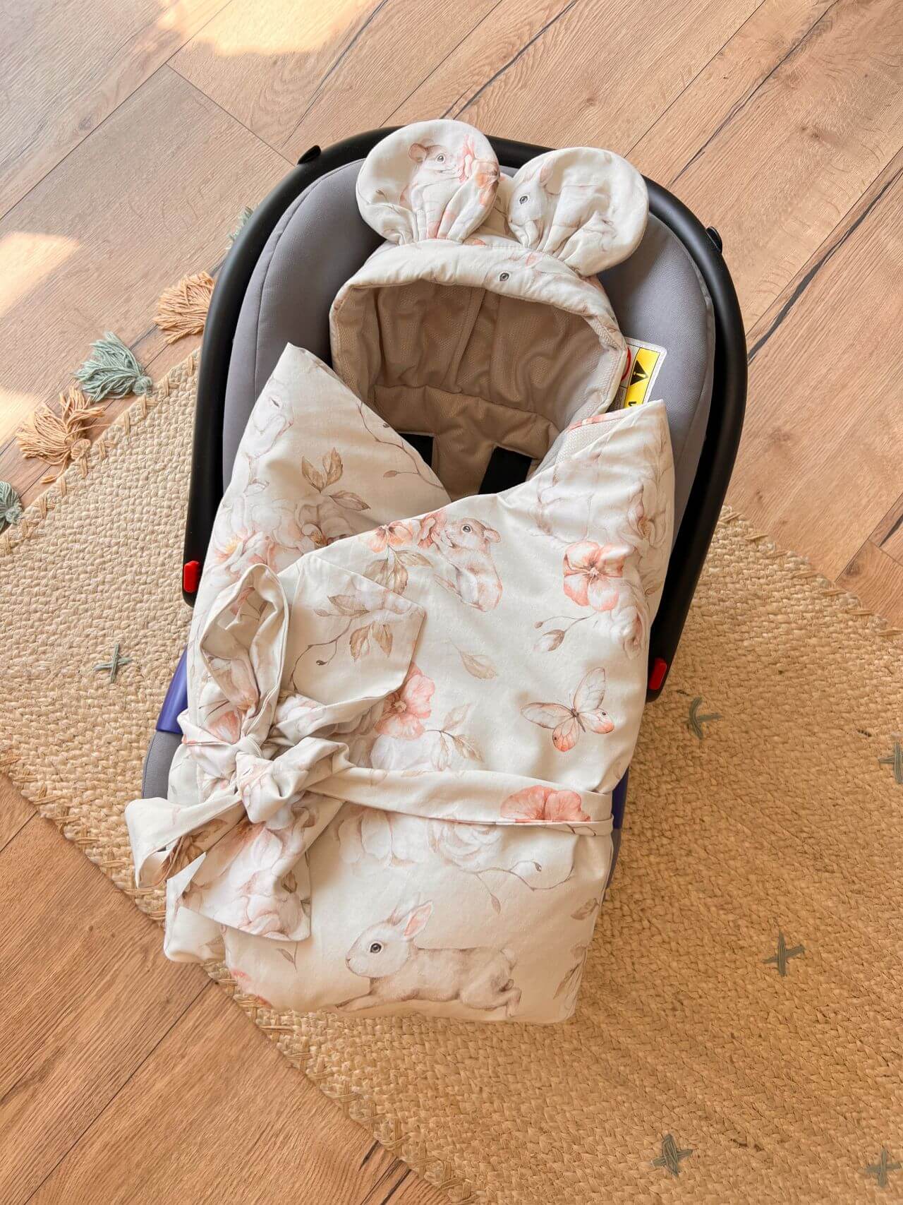 Zavinovačka pro miminka do autosedačky – samet a bavlna – Pastel Meadow s béžovým sametem
