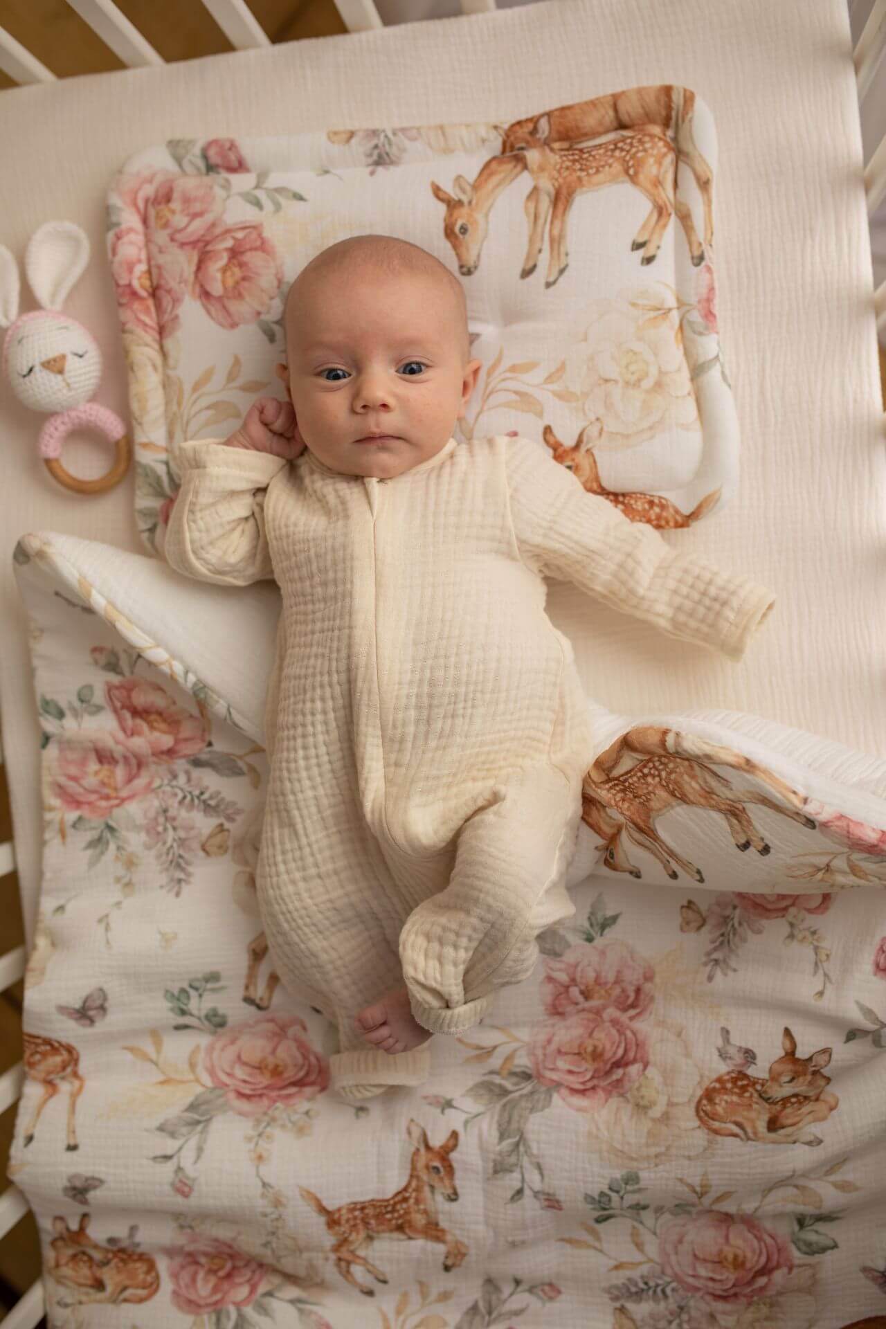 Měkký overal z organické bavlny GOTS na zip - vanilkový (0-12 měsíců)