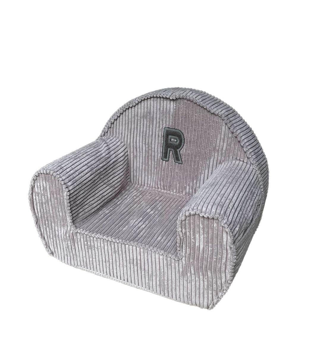 Personalizované manšestrové dětské křesílko s iniciály – Vyrobeno na zakázku