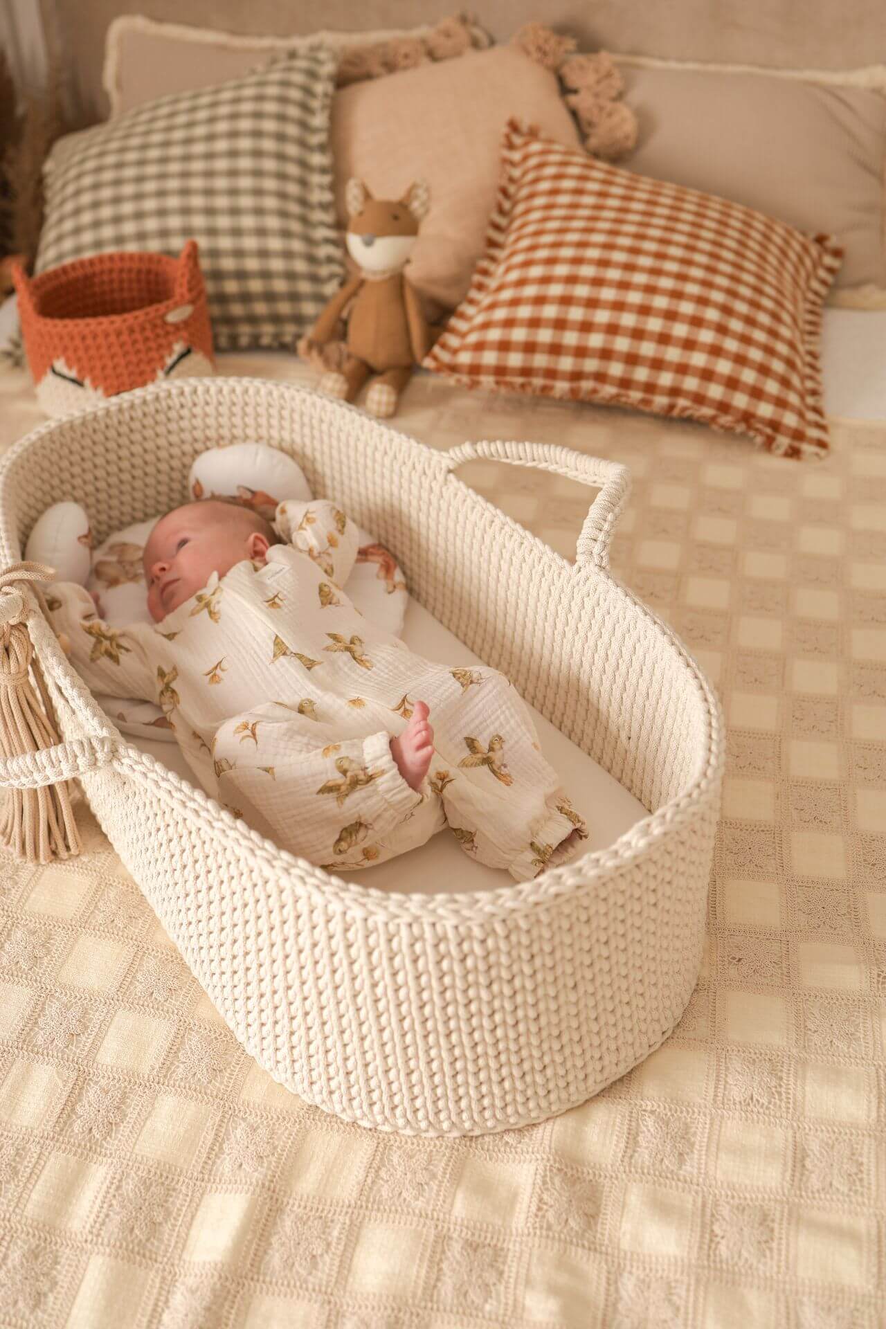 Sladké sny: Výhody Mojžíšova košíku pro klidný spánek miminka