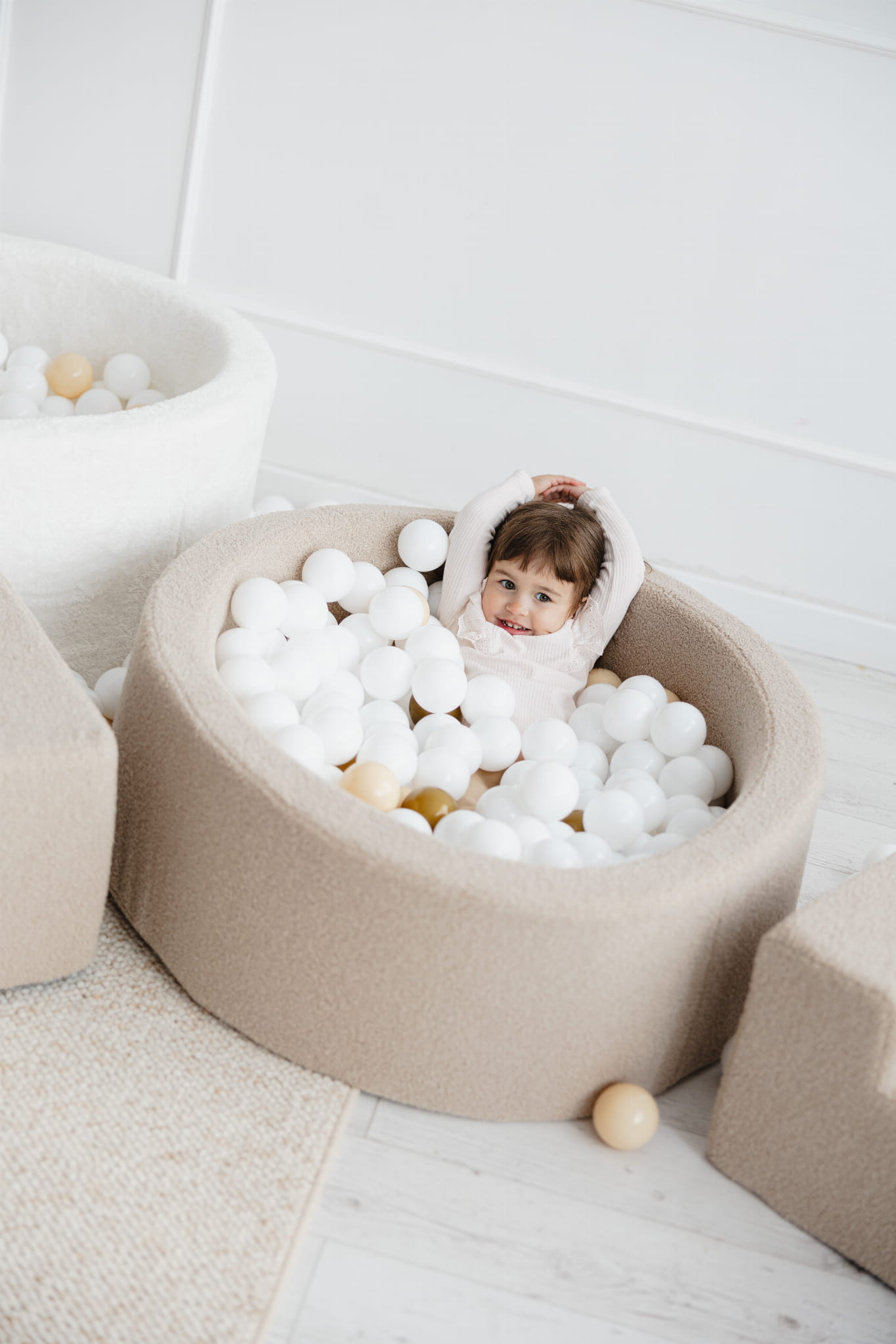 Stylové a bezpečné suché bazénky s míčky pro děti