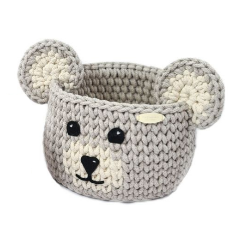 Ručně háčkovaný úložný košík do dětského pokoje