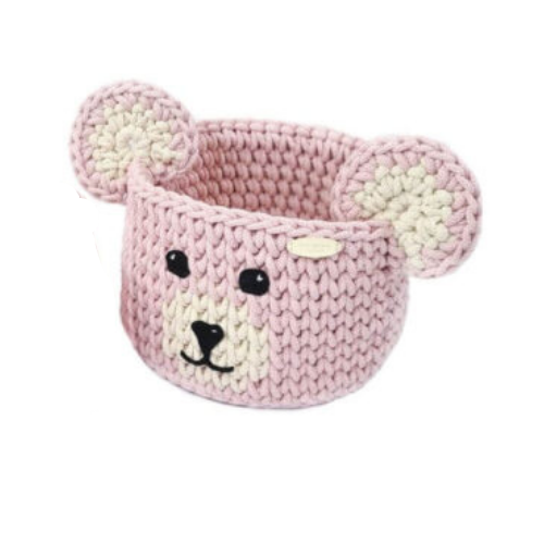 Ručně háčkovaný úložný košík do dětského pokoje