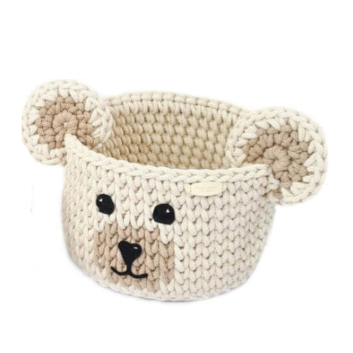 Ručně háčkovaný úložný košík do dětského pokoje