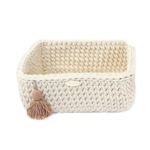 Ručně háčkovaný úložný košík do dětského pokoje