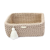 Ručně háčkovaný úložný košík do dětského pokoje