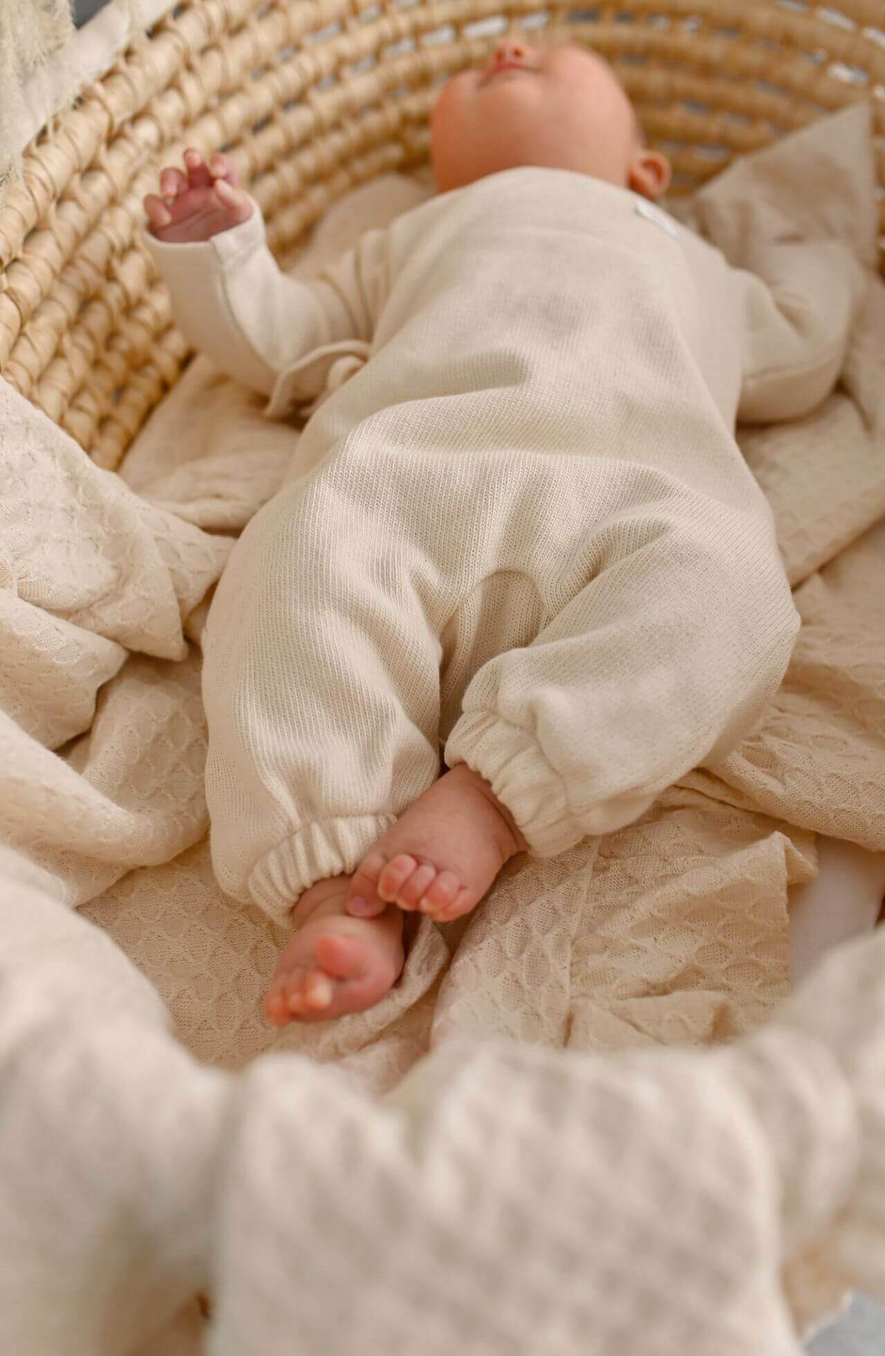 Zavinovací "romper" overal pro miminka – přírodní (0–12 měsíců)