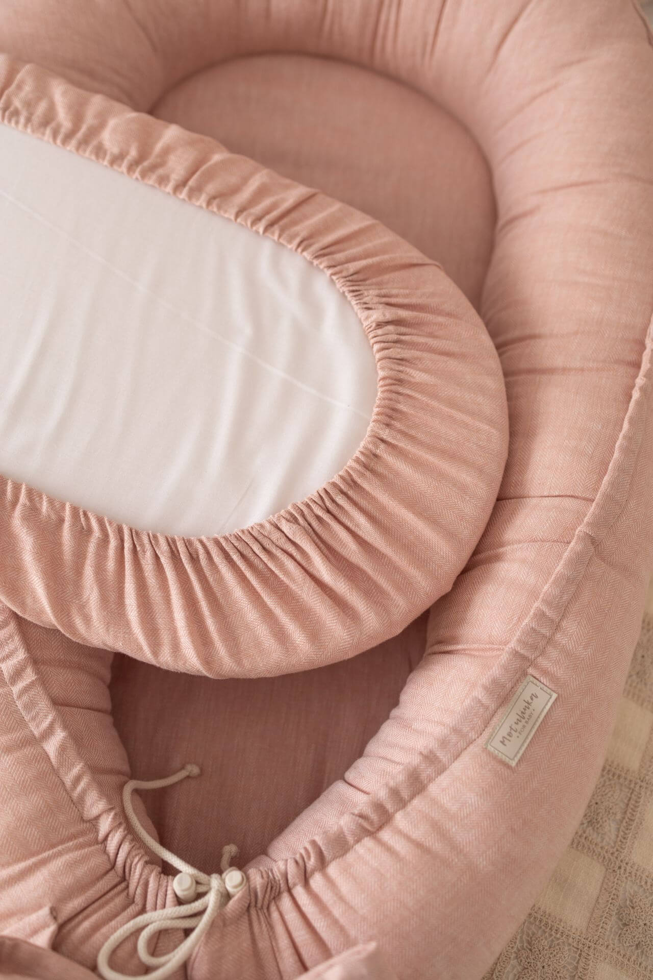 Prémiové ručně šité hnízdečko pro miminka – Herringbone (len & mušelín)