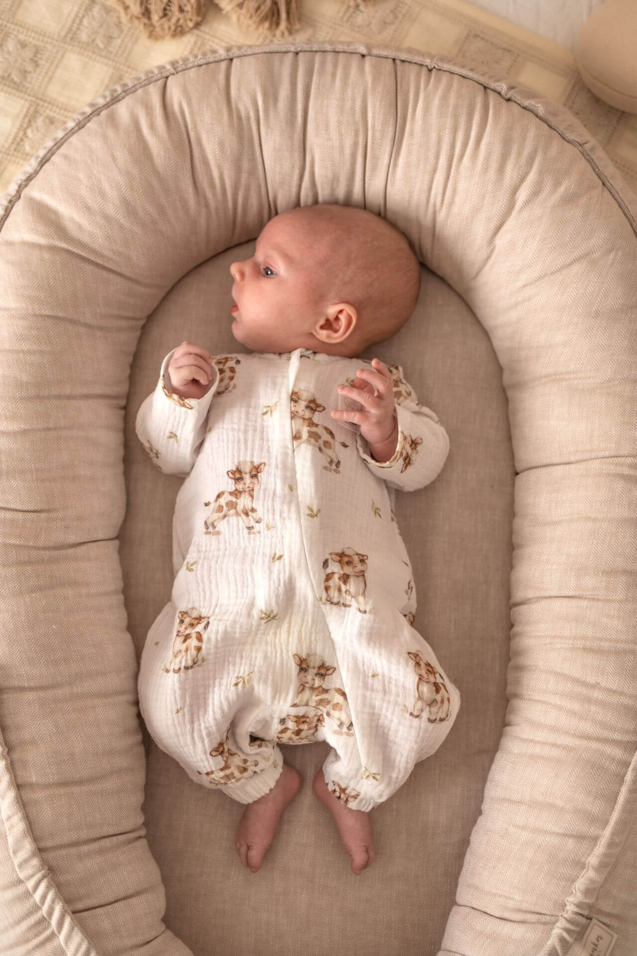 Prémiové ručně šité hnízdečko pro miminka – Herringbone (len & mušelín)