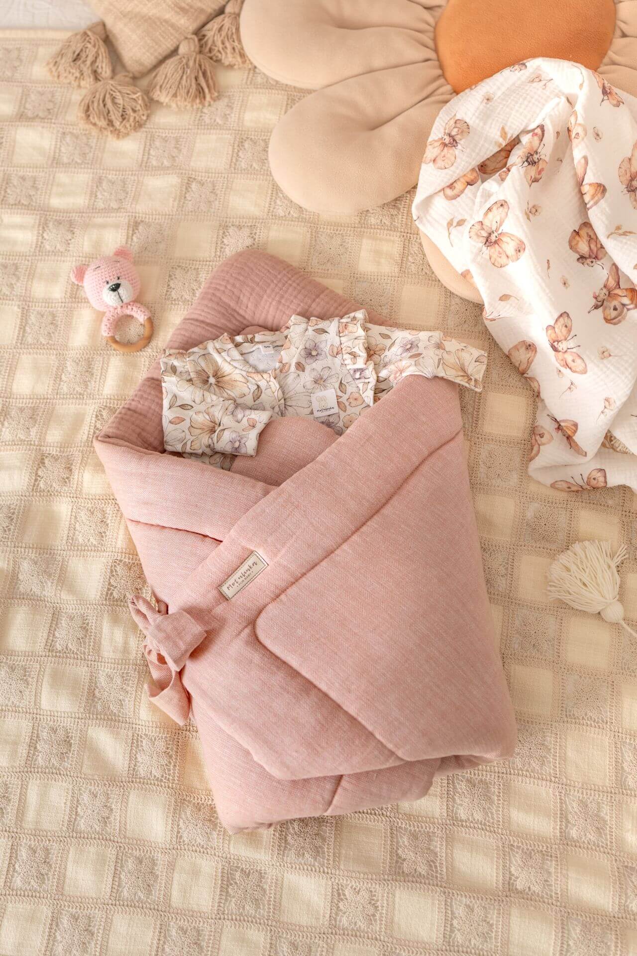 Prémiová ručně šitá zavinovačka pro miminka – Herringbone (len & mušelín)