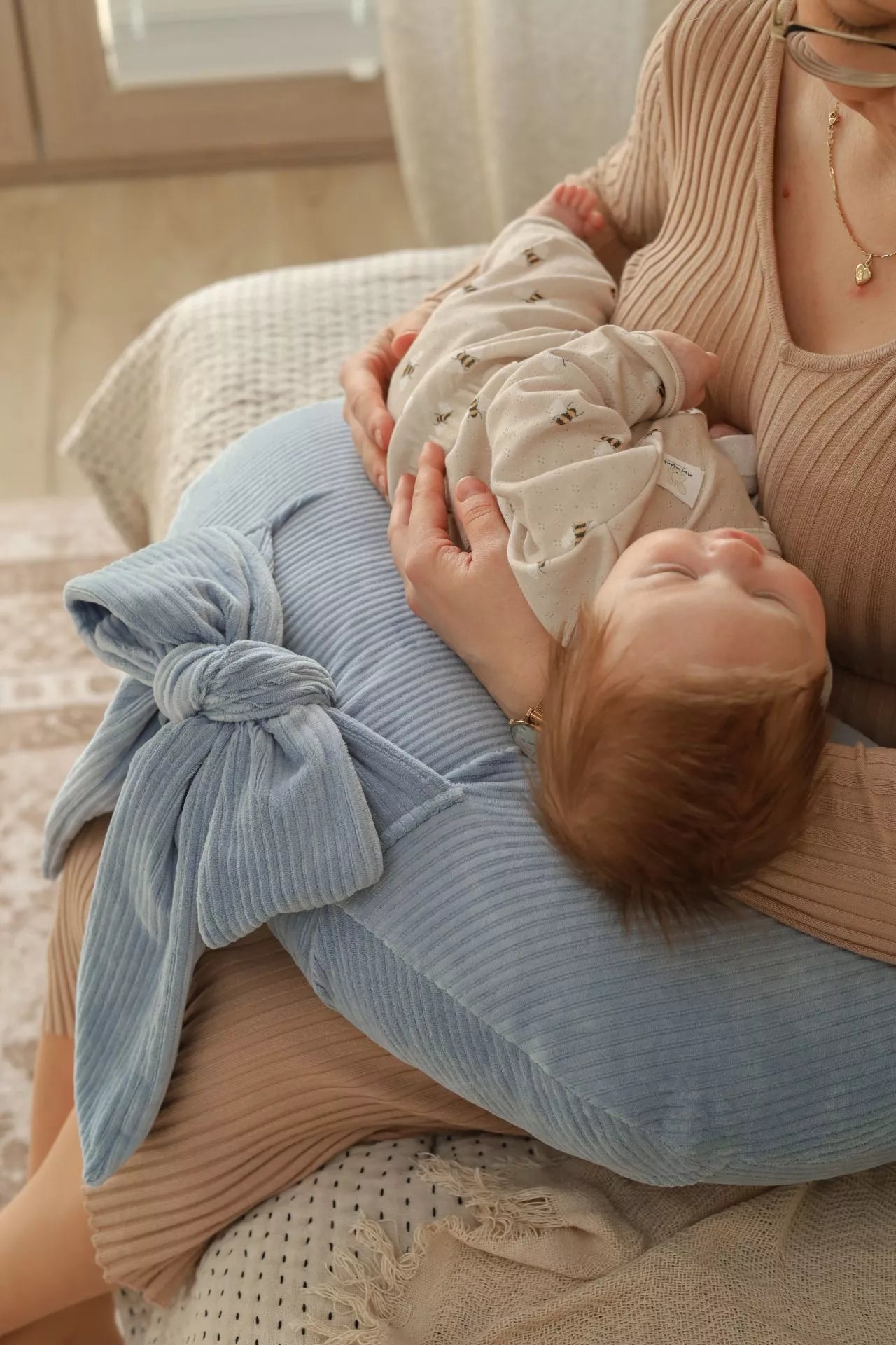 Kojící polštář z manšestrového sametu – Modrý