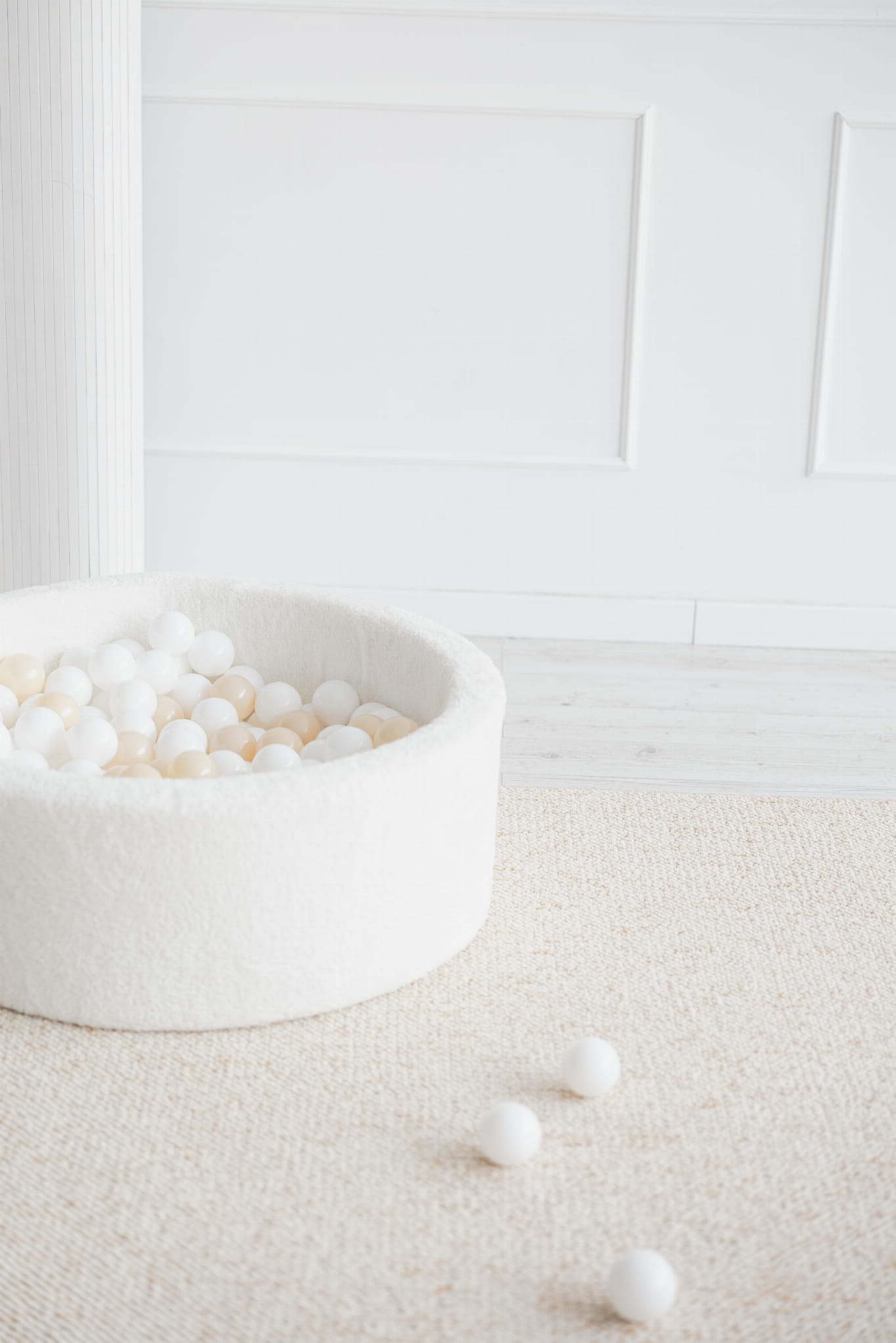 Prémiový plyšový suchý bazének s míčky – Krémový (200/250 míčků)