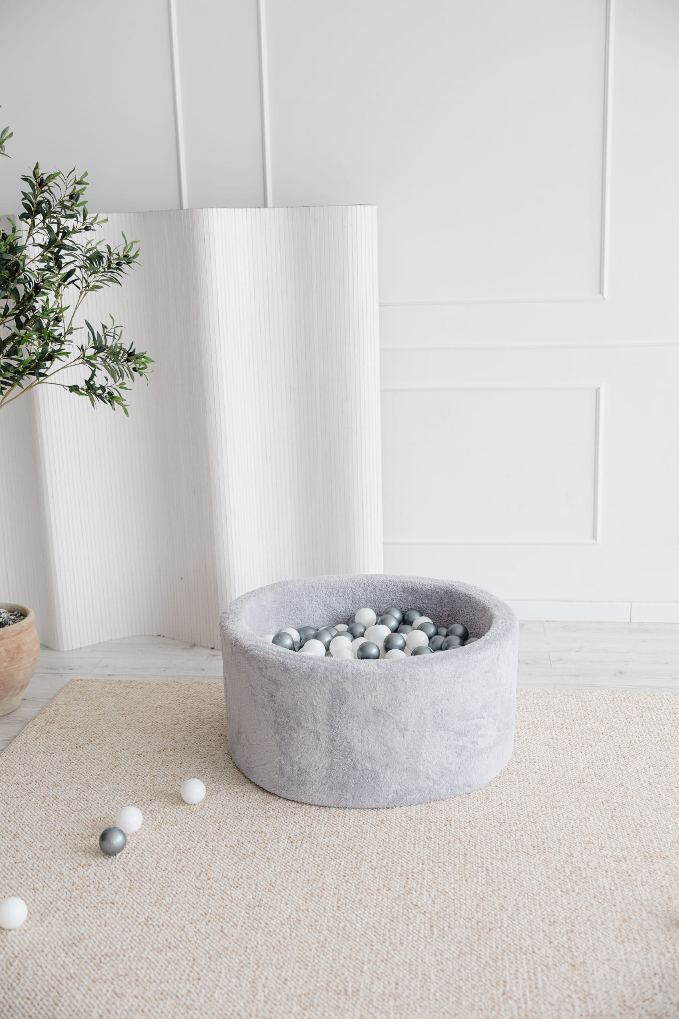 Prémiový plyšový suchý bazének s míčky – Světle Šedý (200/250 míčků)