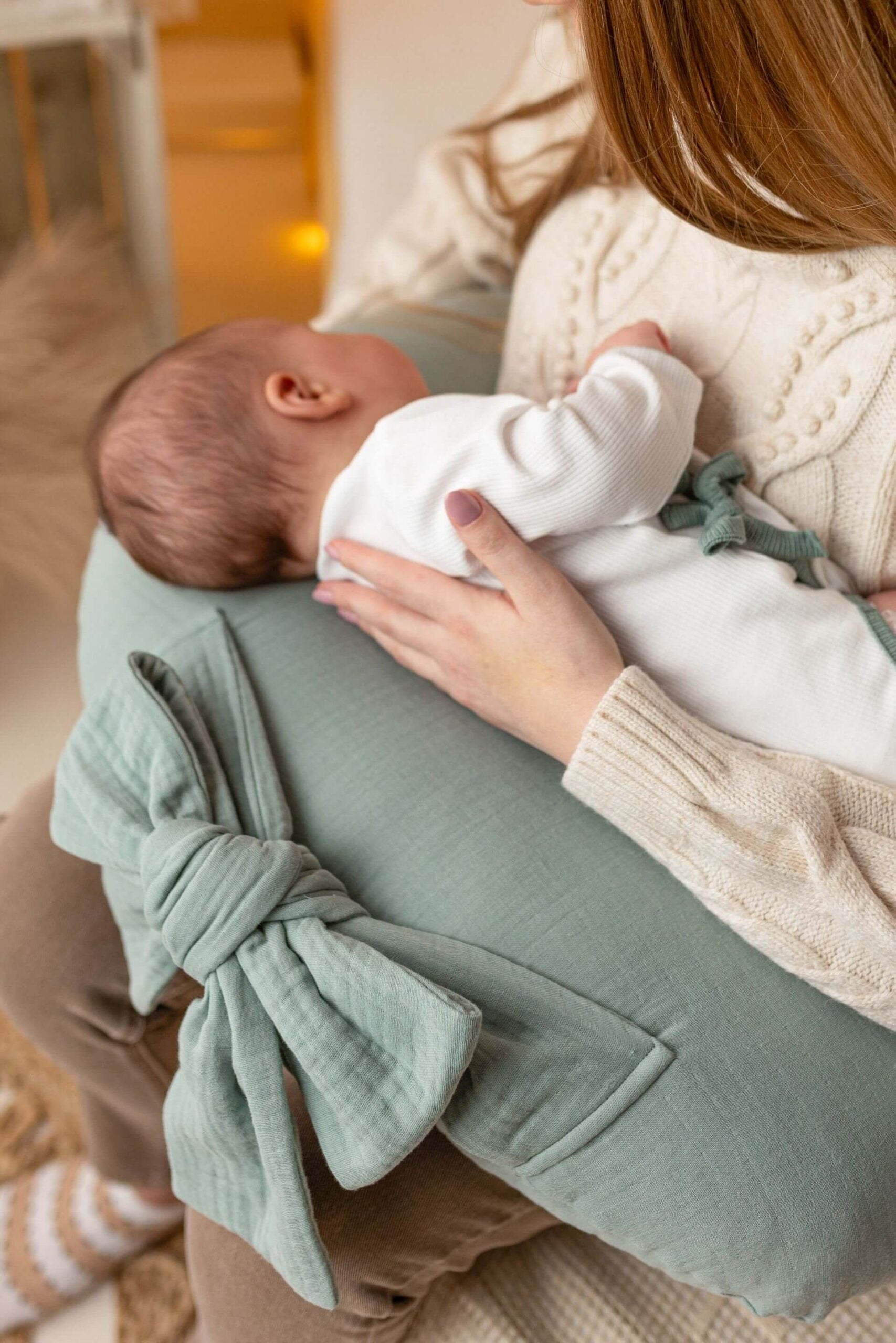 Mušelínový kojící polštář s mašlí (5 barev)