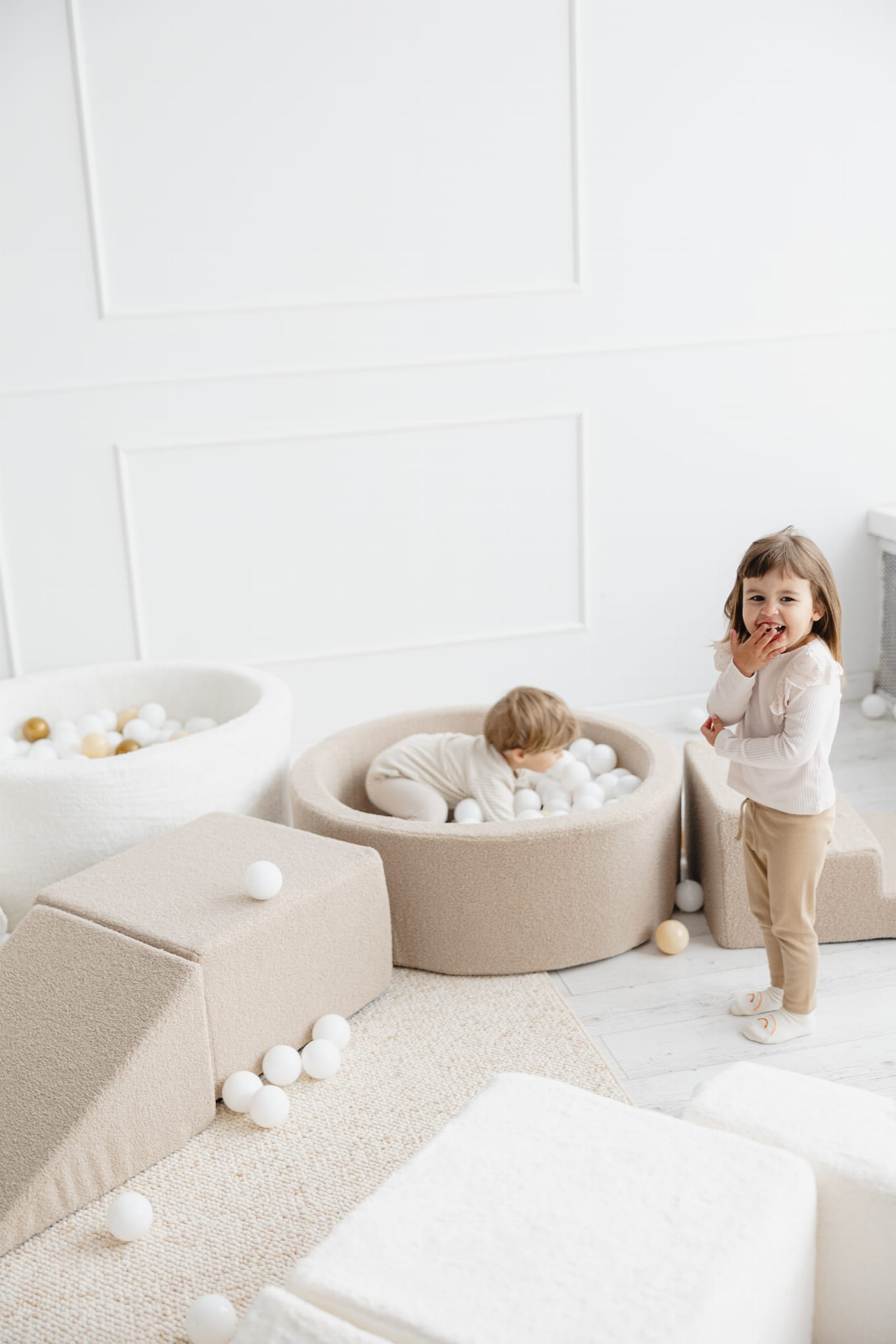 Prémiový suchý bazének s míčky Bouclé – Šedý (200/250 míčků)