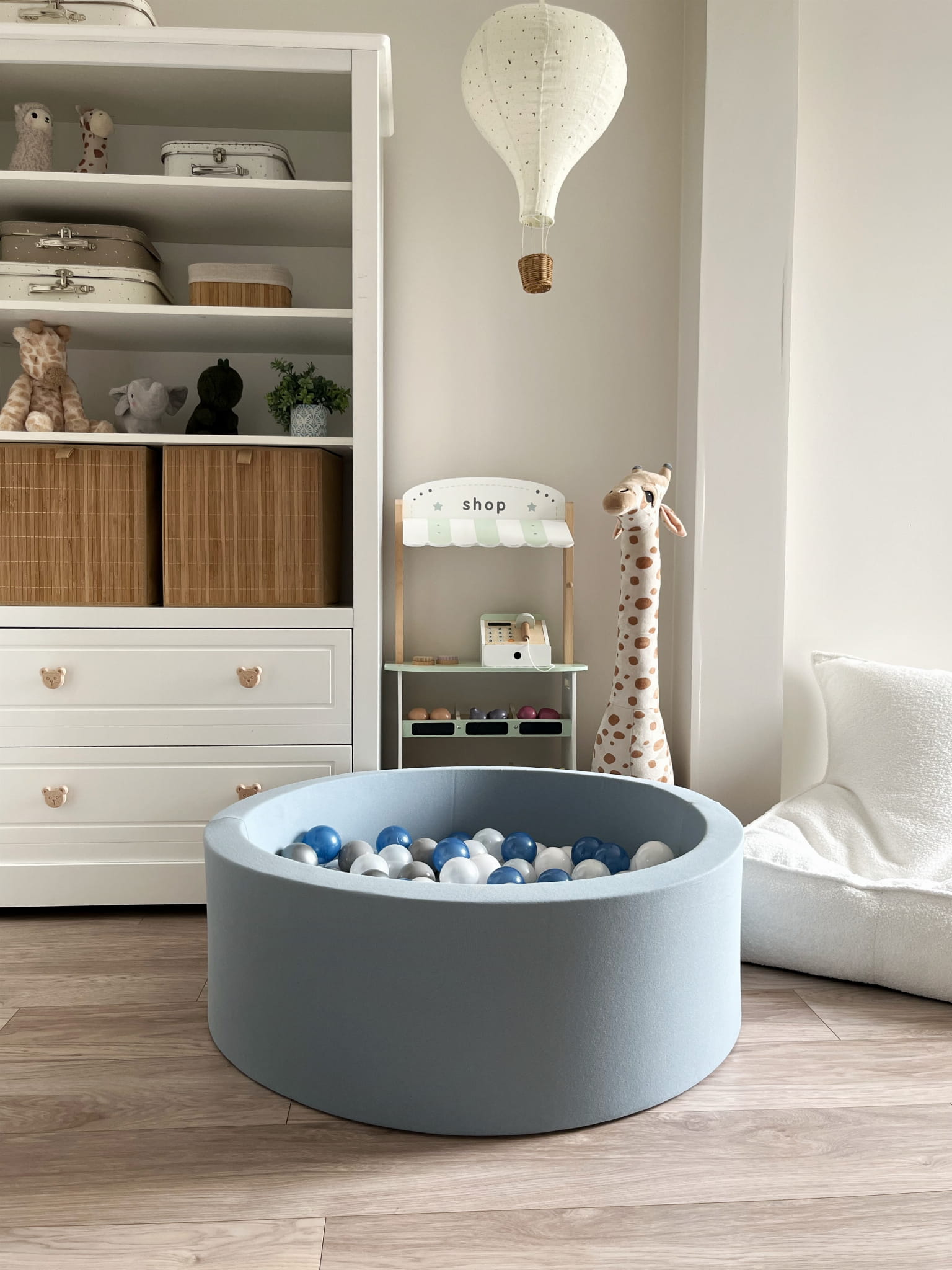 Prémiový bavlněný bazének s míčky – Nebesky Modrý (200–250 ks)