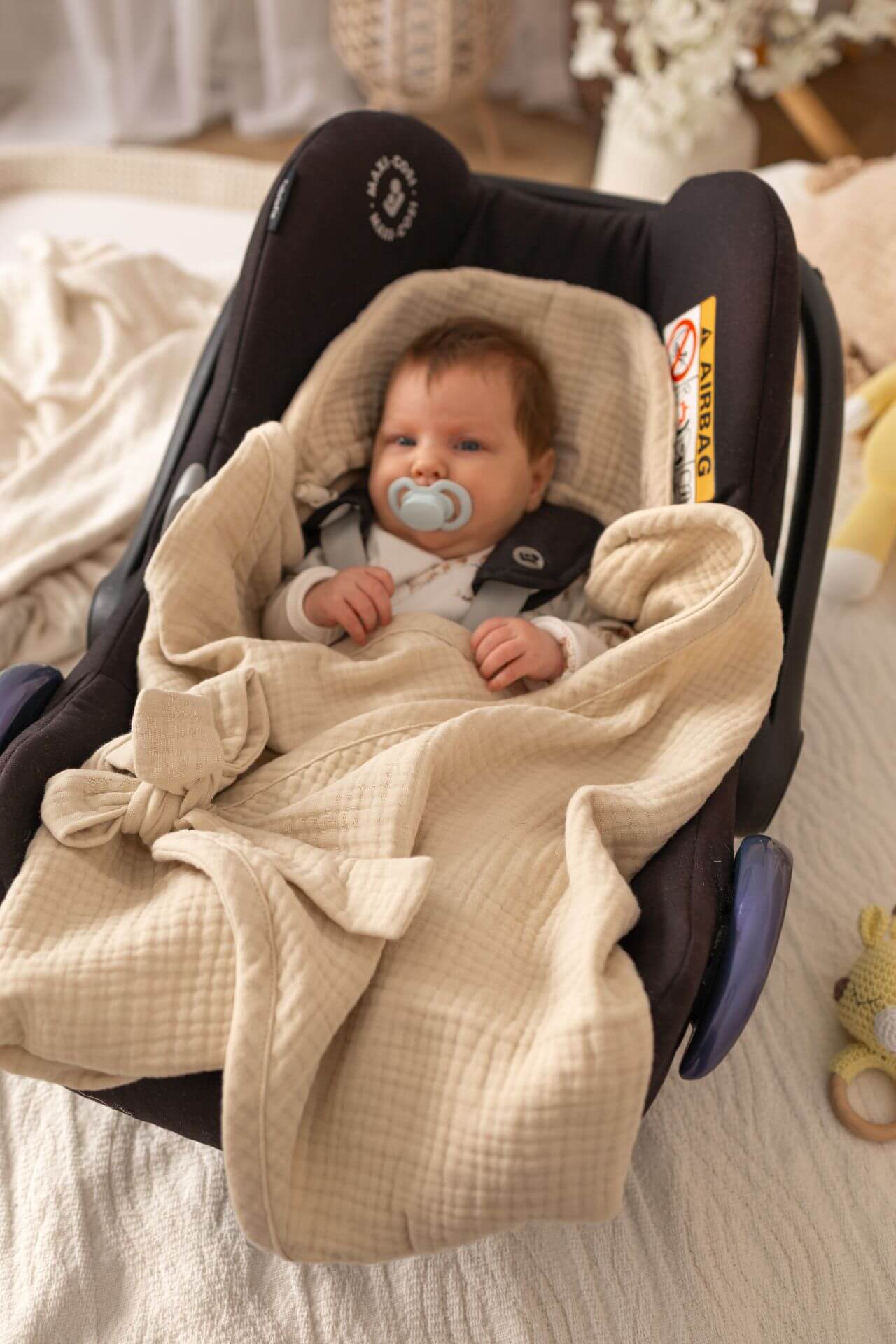 Letní zavinovací deka do autosedačky – 4vrstvá mušelínová bavlna (5 barev)