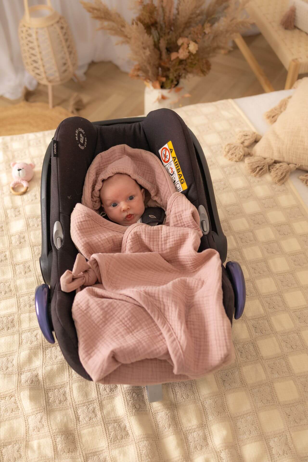 Letní zavinovací deka do autosedačky – 4vrstvá mušelínová bavlna (5 barev)