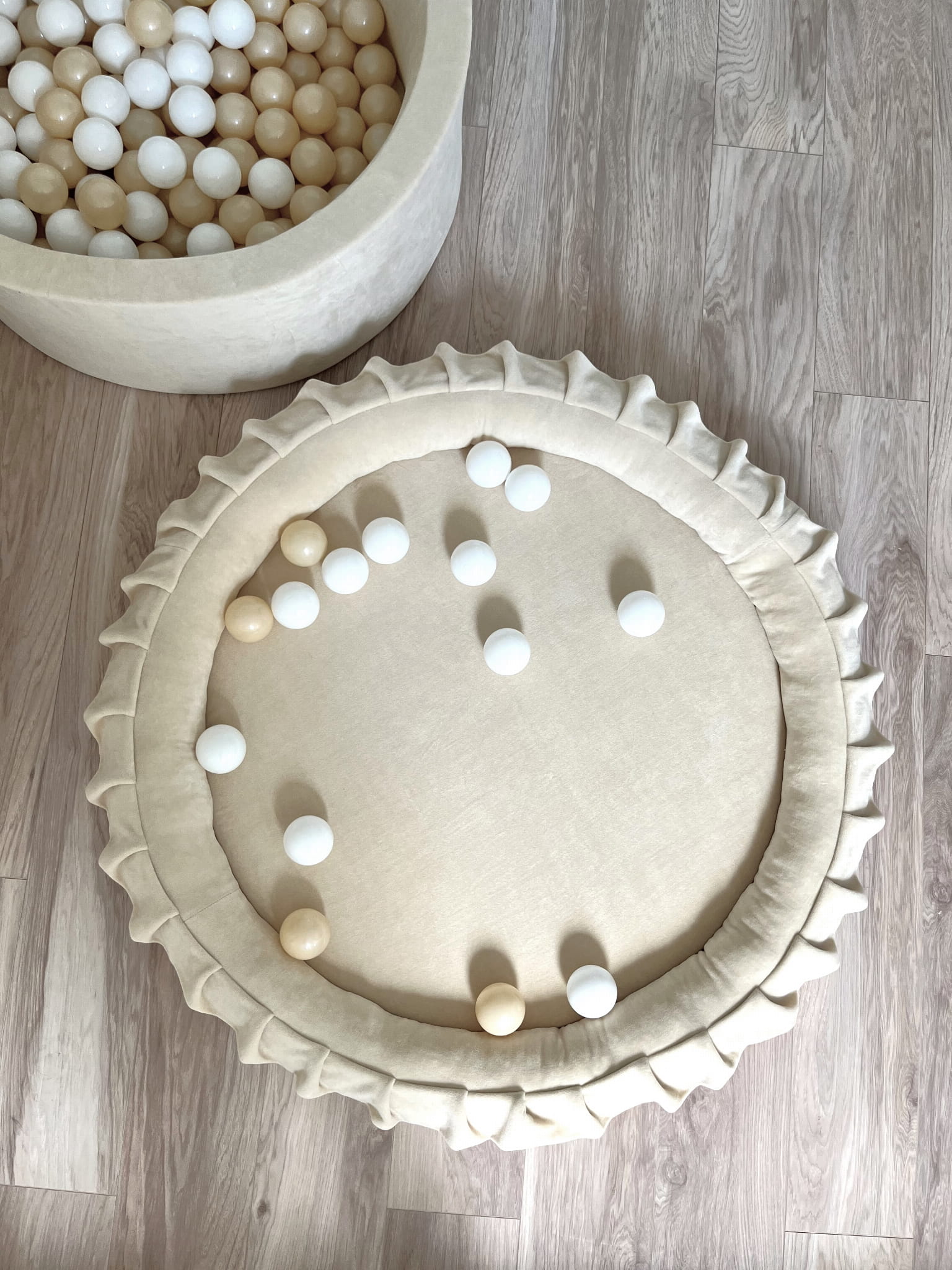 Sametové dětské hnízdečko / hrací podložka (4 barvy)