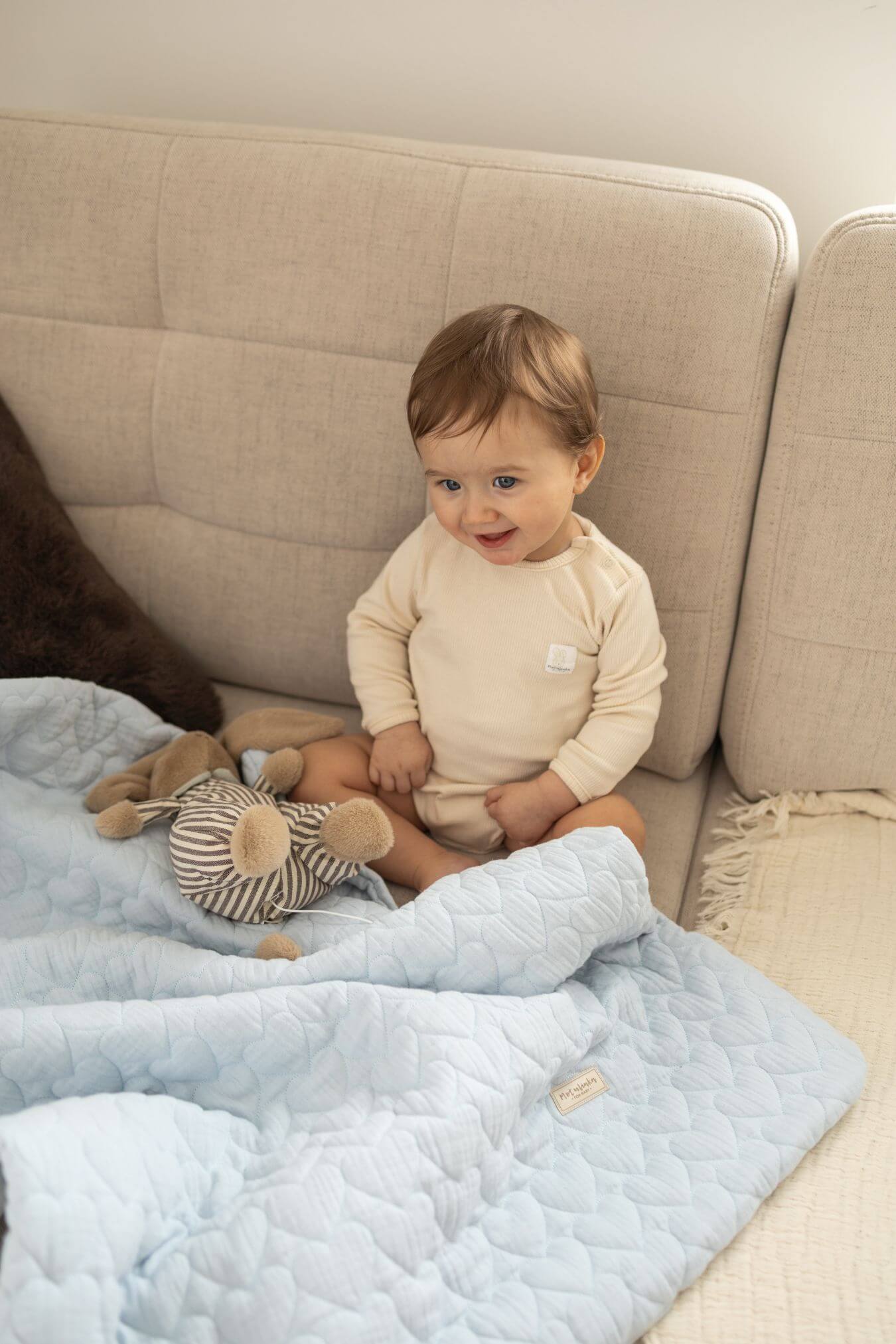 Mušelínová ložní souprava s výplní pro miminka (přikrývka + polštář) – Prošívaná srdíčka