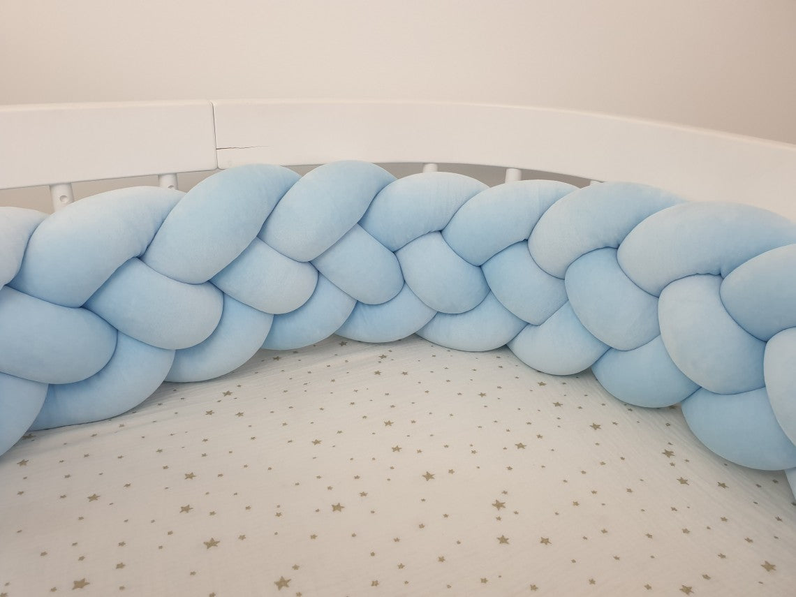 Mantinel do postýlky – Pletený cop 4-pramenný - Modrý (120-400 cm)