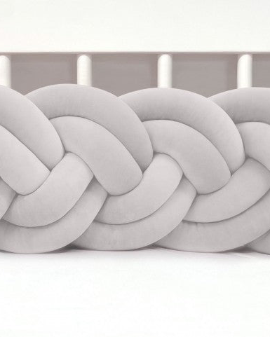 Mantinel do postýlky – Dvojitý pletený cop - Světle šedý (120-400 cm)
