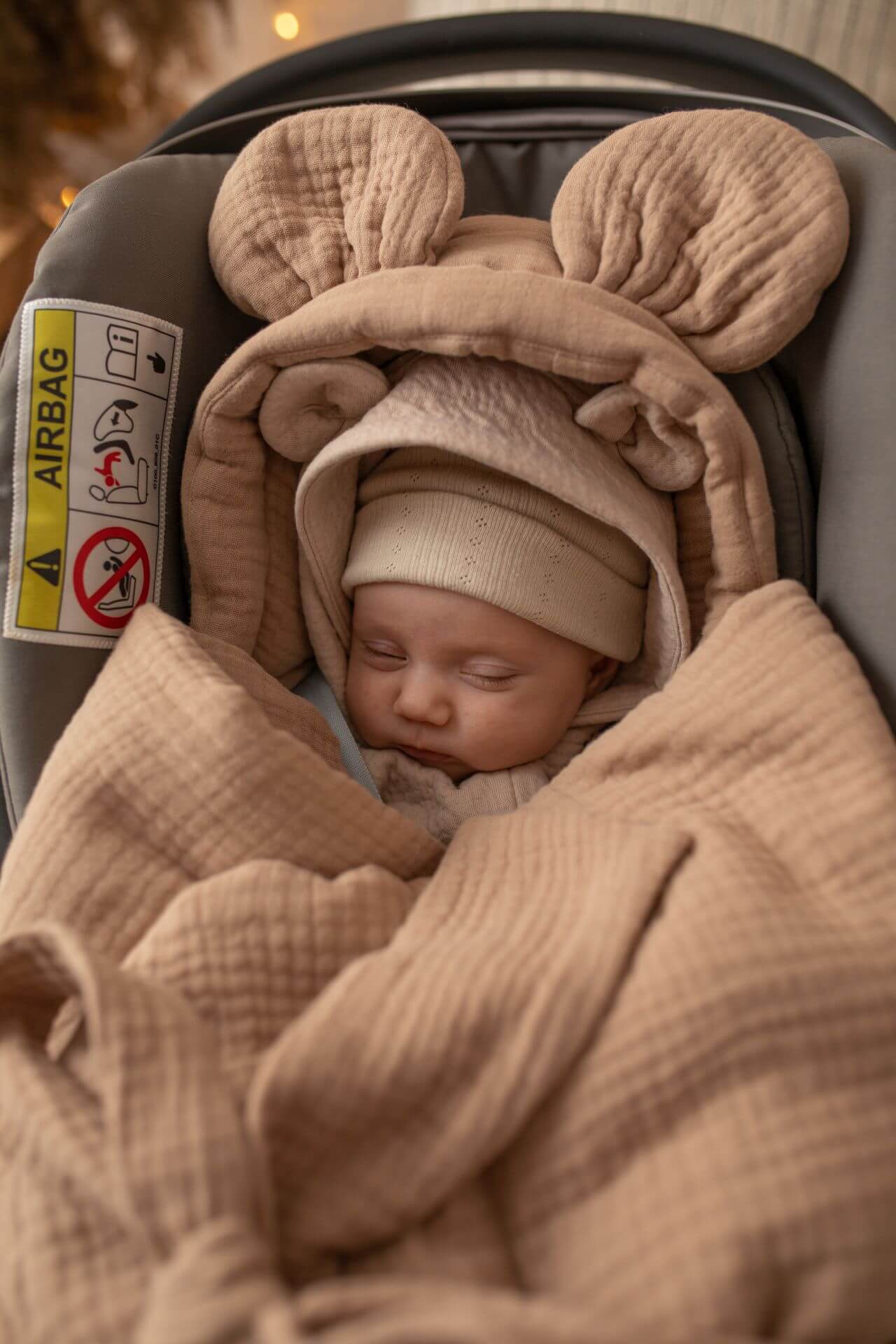 Zavinovačka pro miminka do autosedačky – GOTS organická mušelínová bavlna – čokoládová