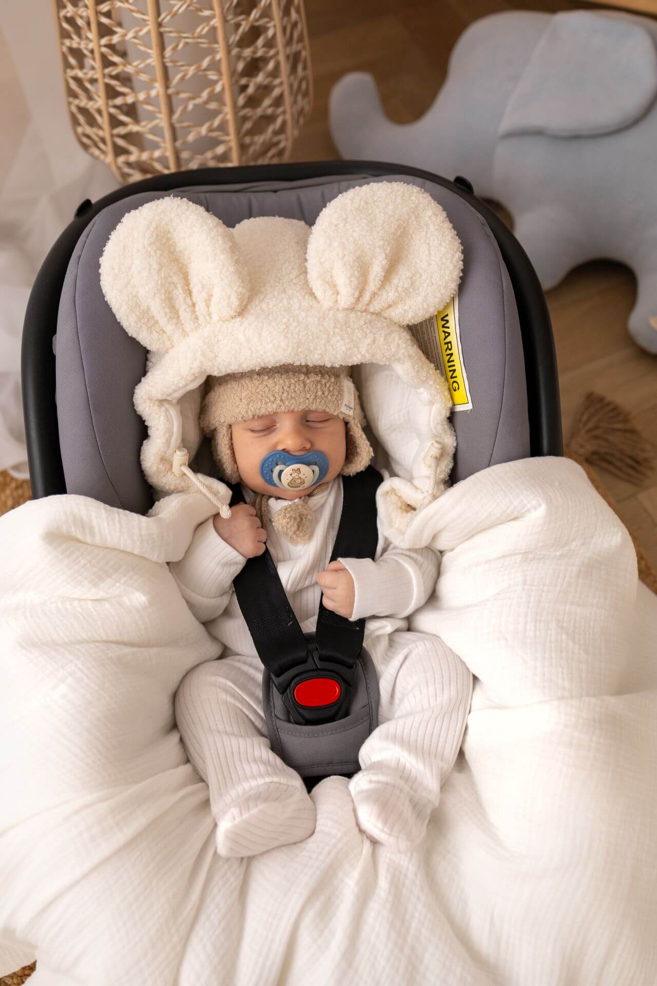 Zavinovačka do autosedačky pro miminka – Bouclé (5 barev)