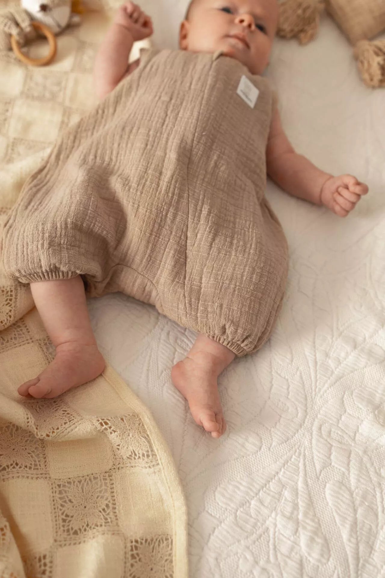 Lehký mušelínový letní overal LinenLook - Cappuccino